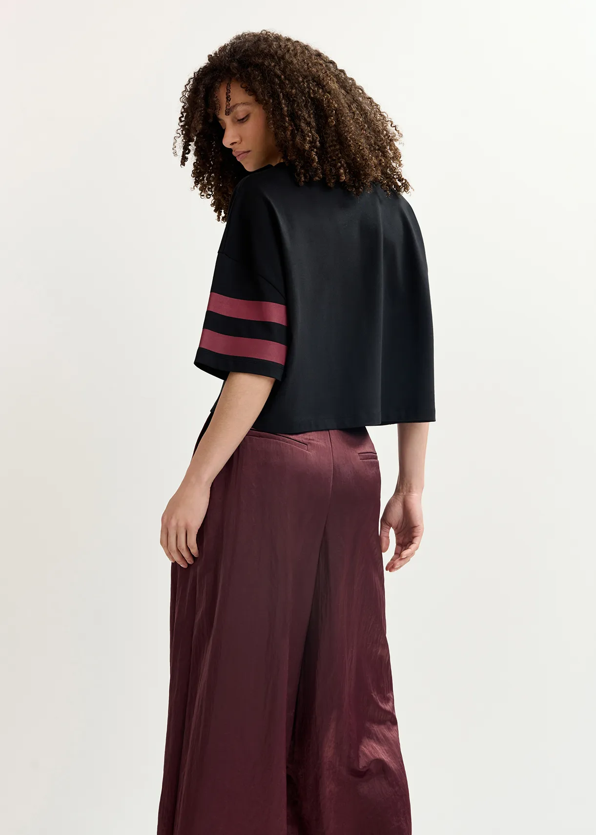 Black organic cotton cropped T-shirt with