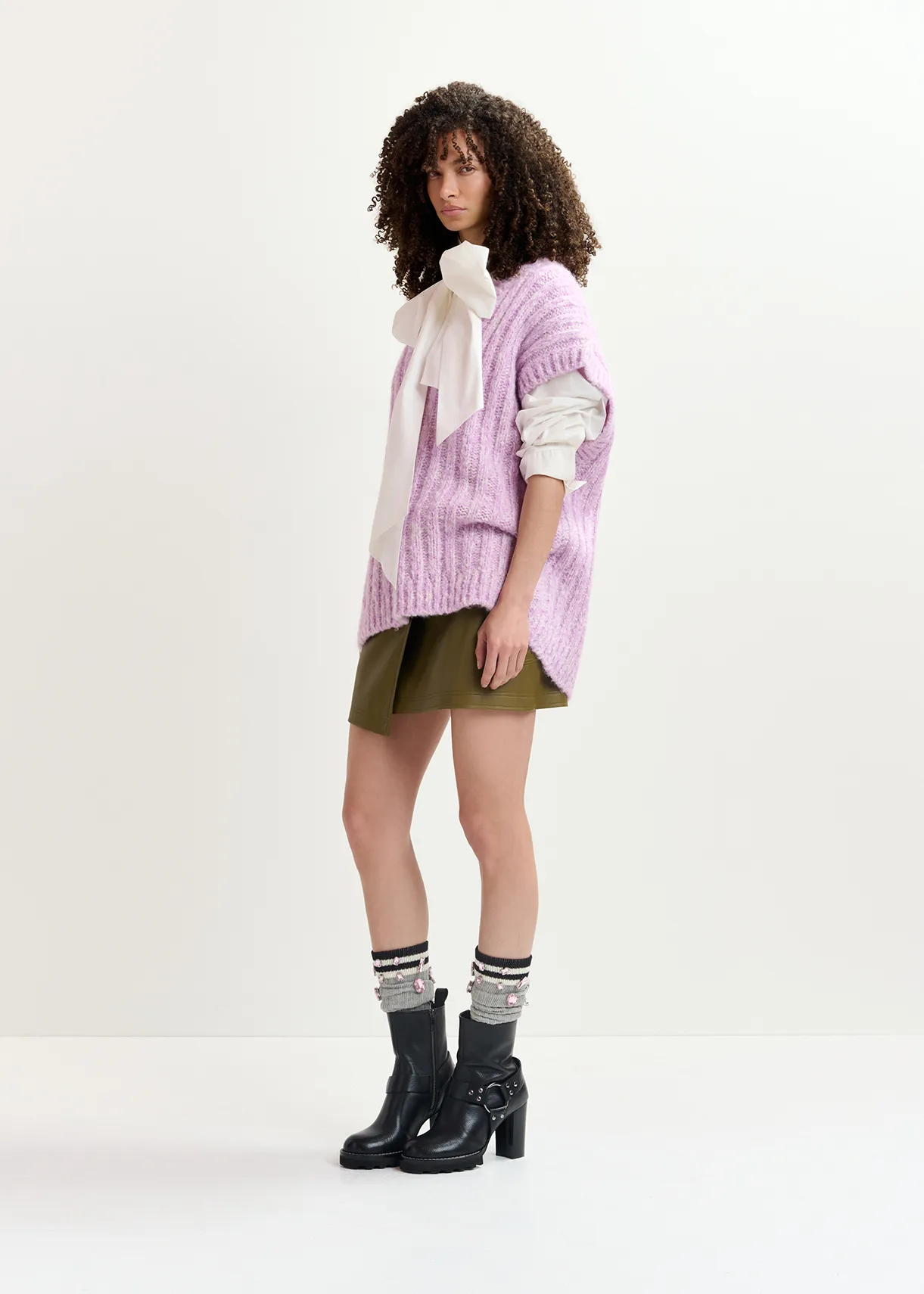 Mauve and ecru mélange sleeveless knit sweater