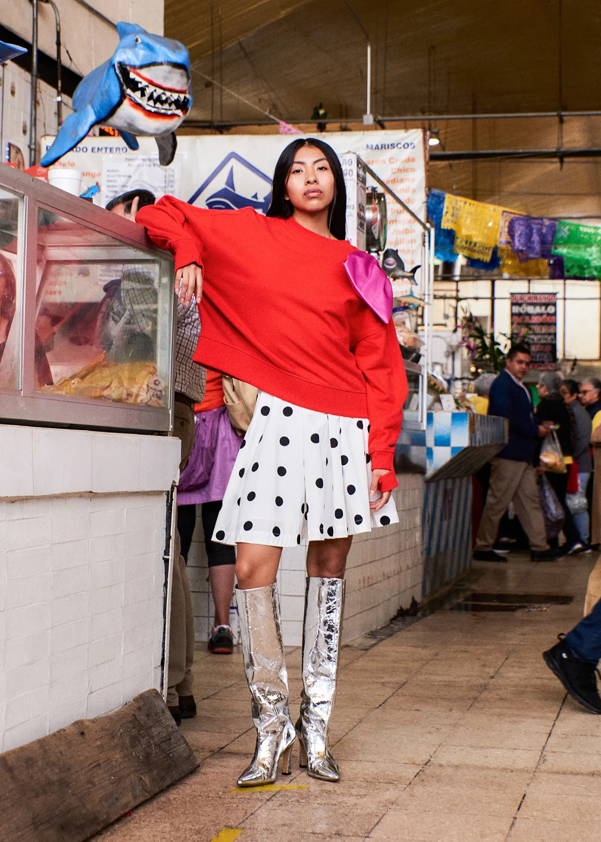 White and black polka-dot voluminous mini skirt