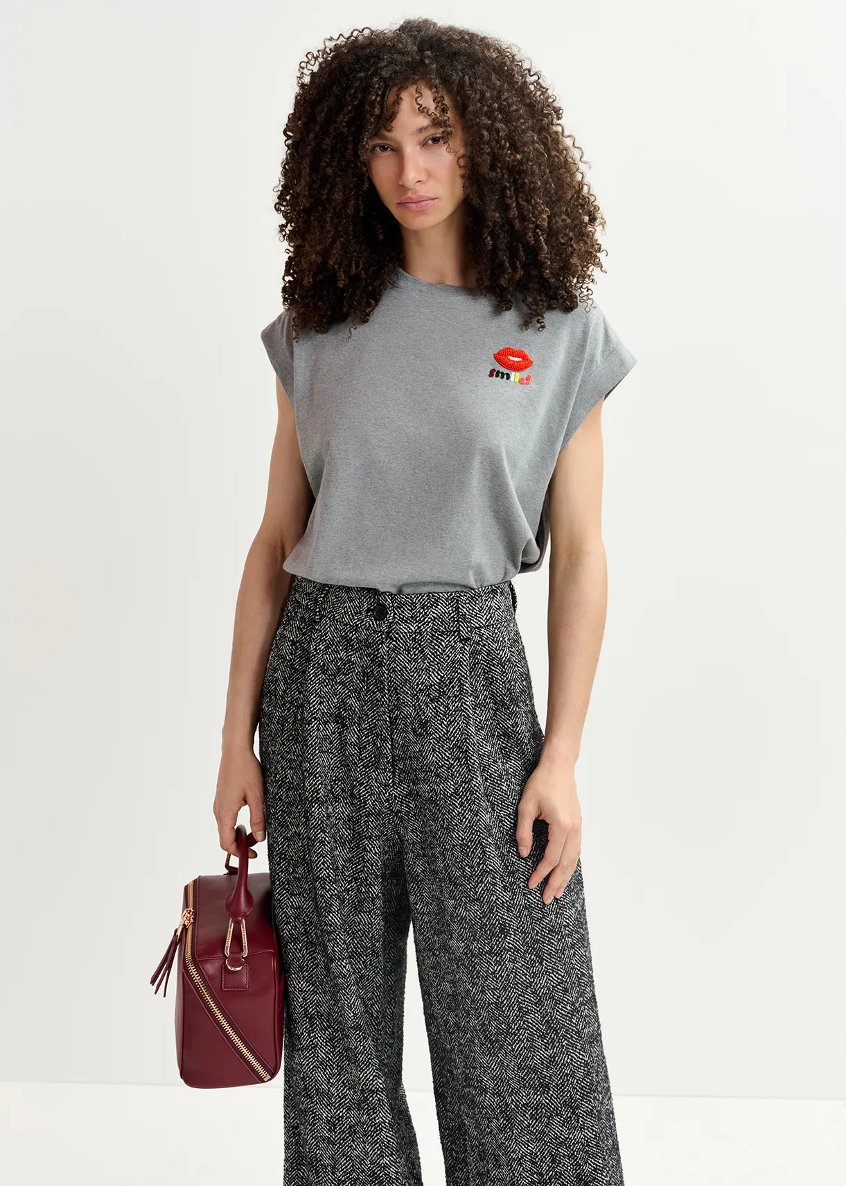 Grey organic cotton T-shirt with embroidery