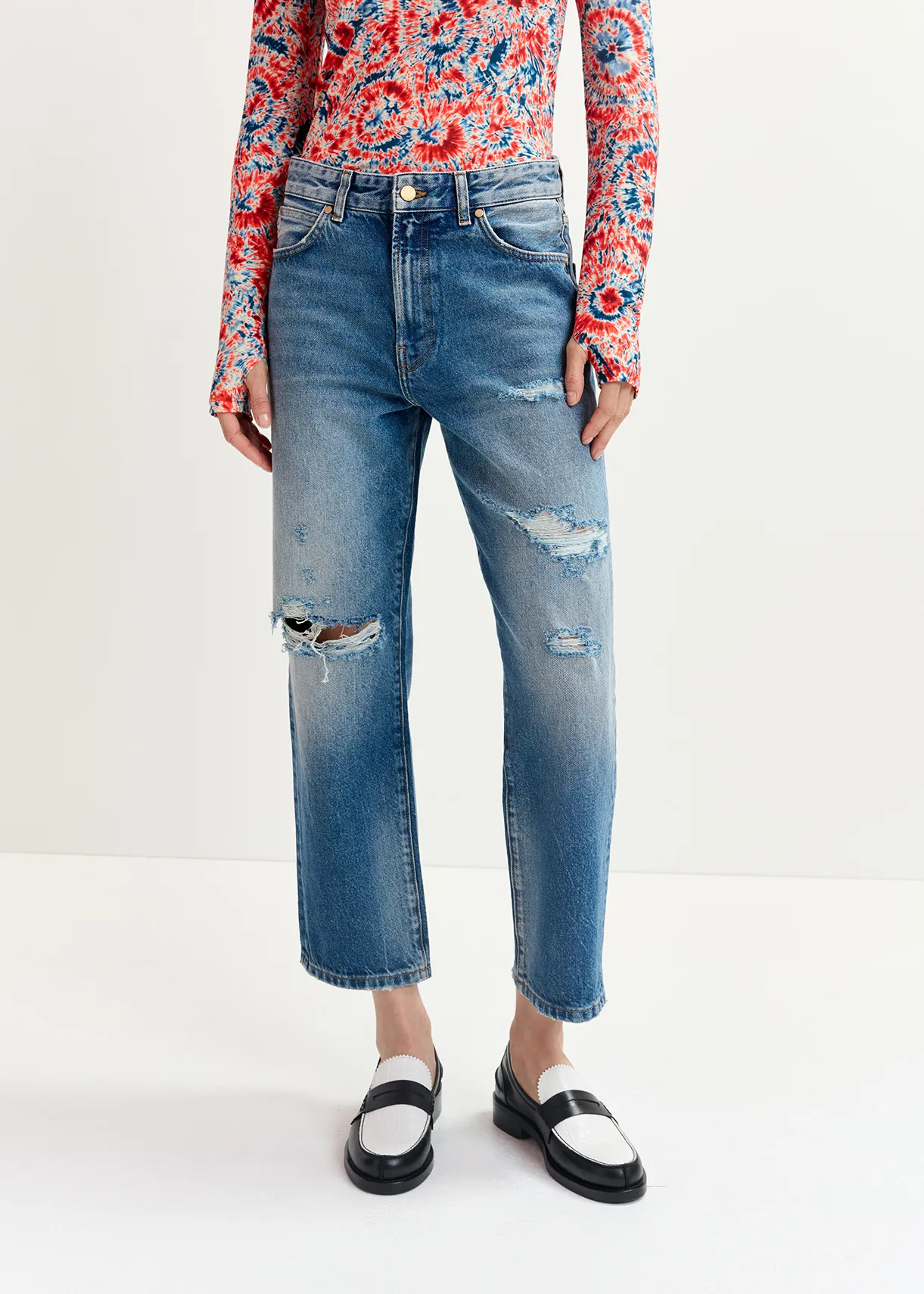 Blue distressed boyfriend jeans