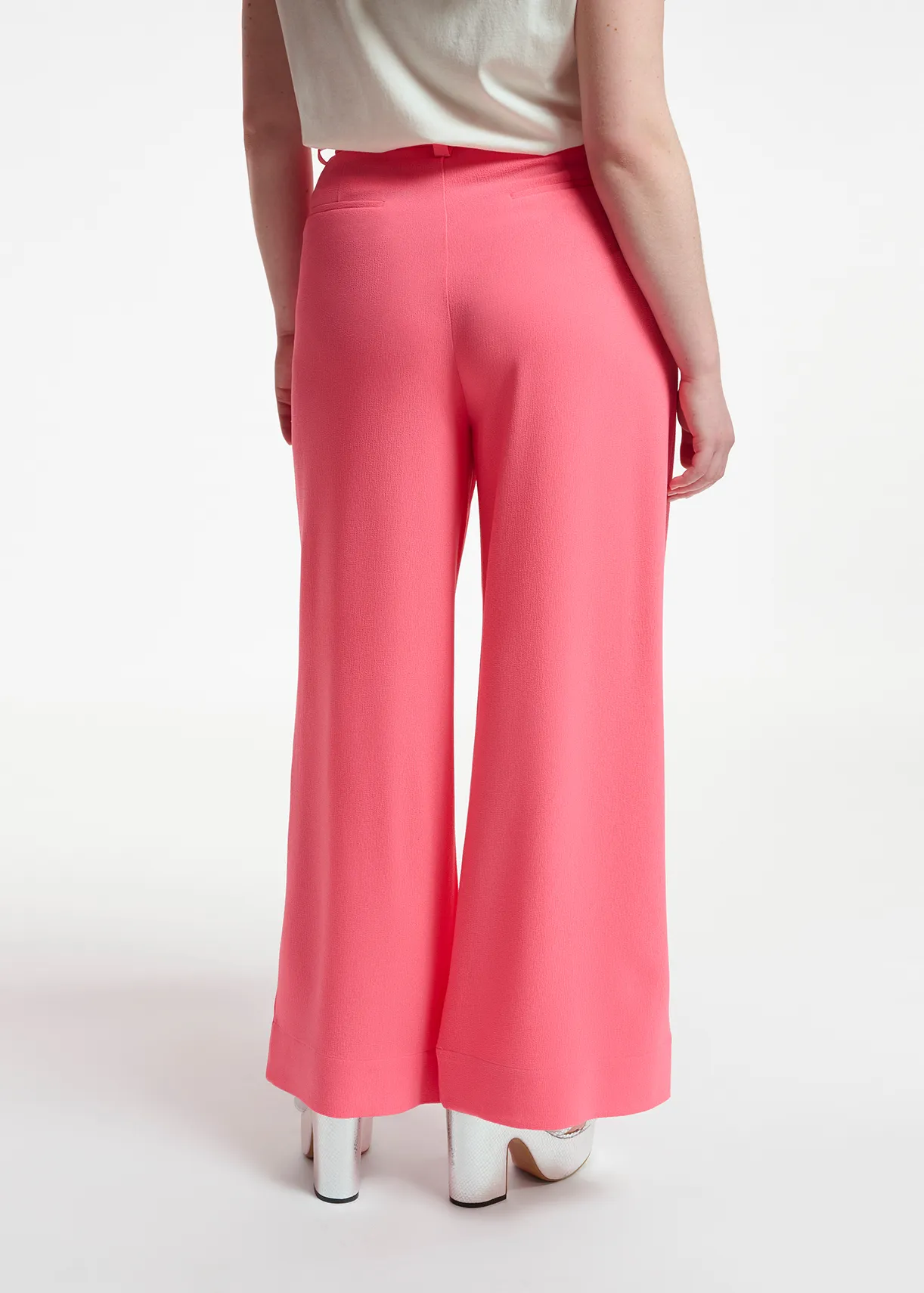 Pink wide-leg pants