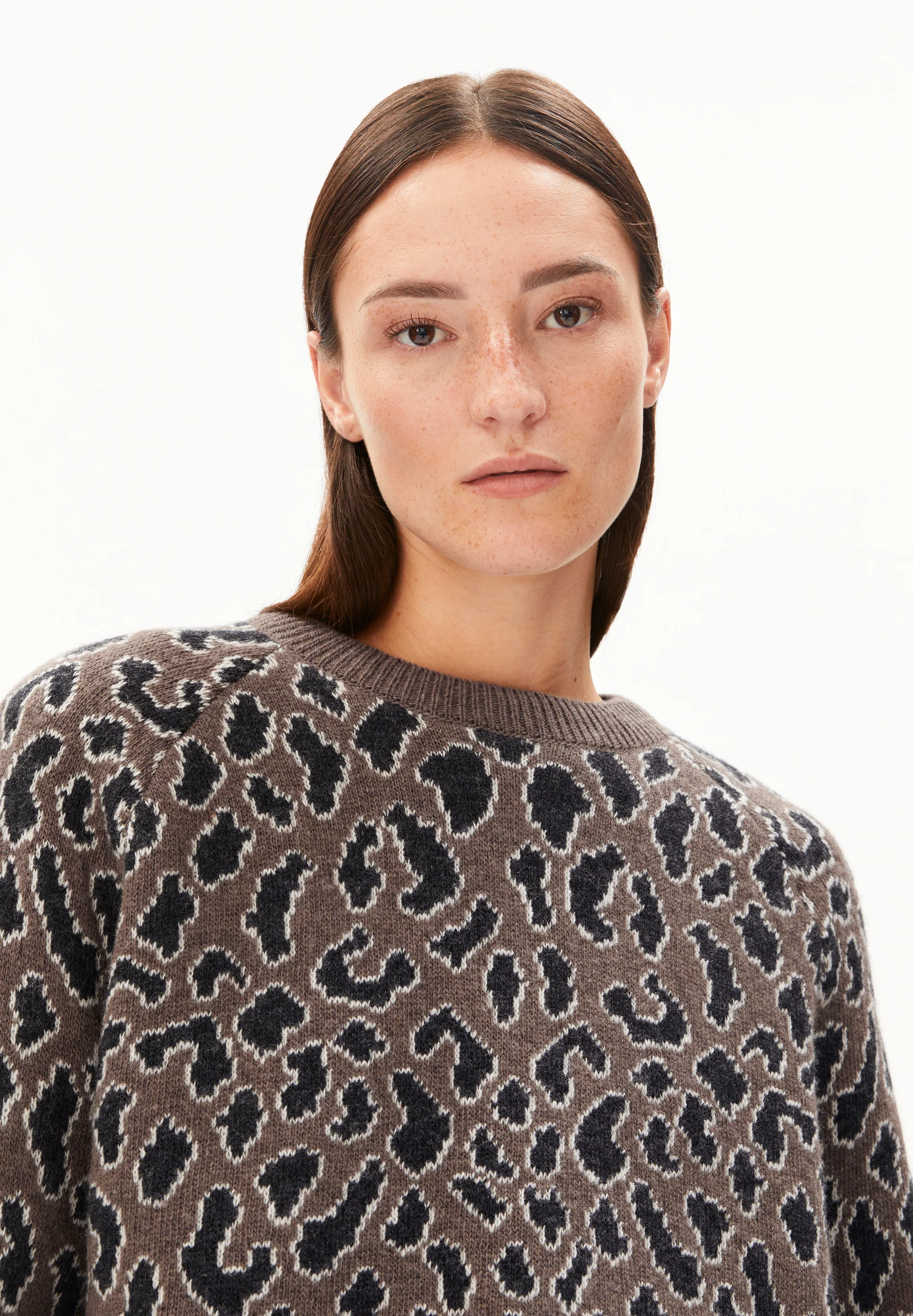 DILIRIAA LEOPAA Sweater made of recycled Organic Wool Mix