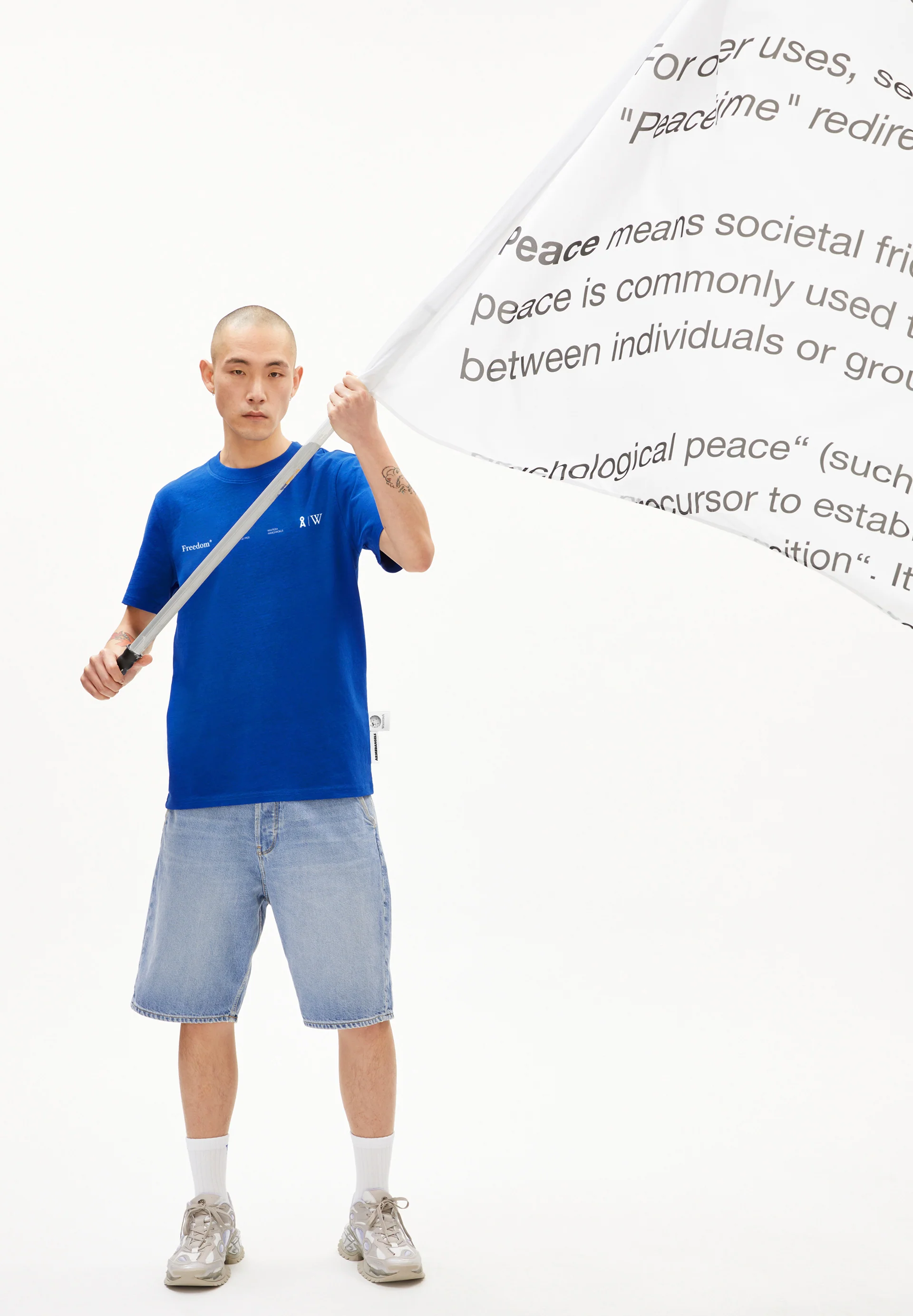 MAARKOS WIKIPEDIA Heavyweight T-Shirt made of recycled Cotton