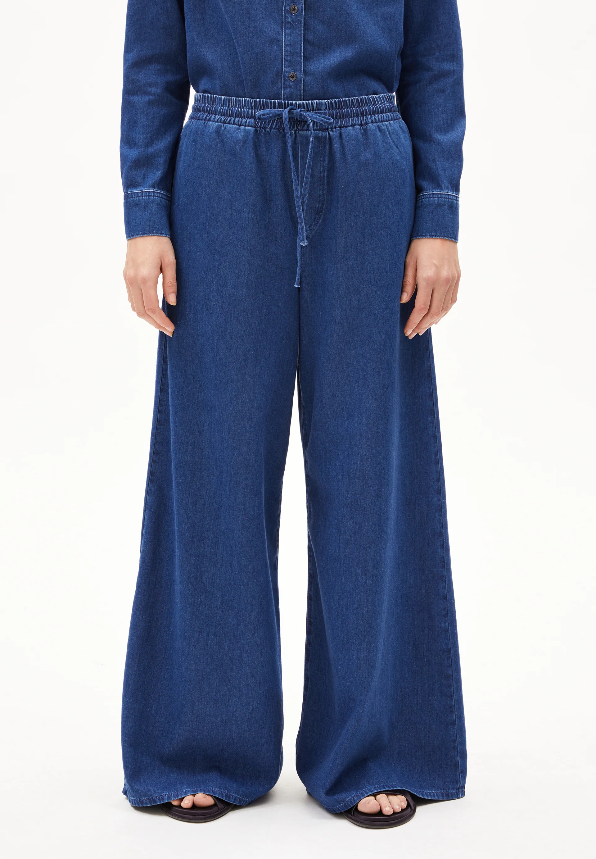 KELAANI Woven Pants made of Organic Cotton Mix