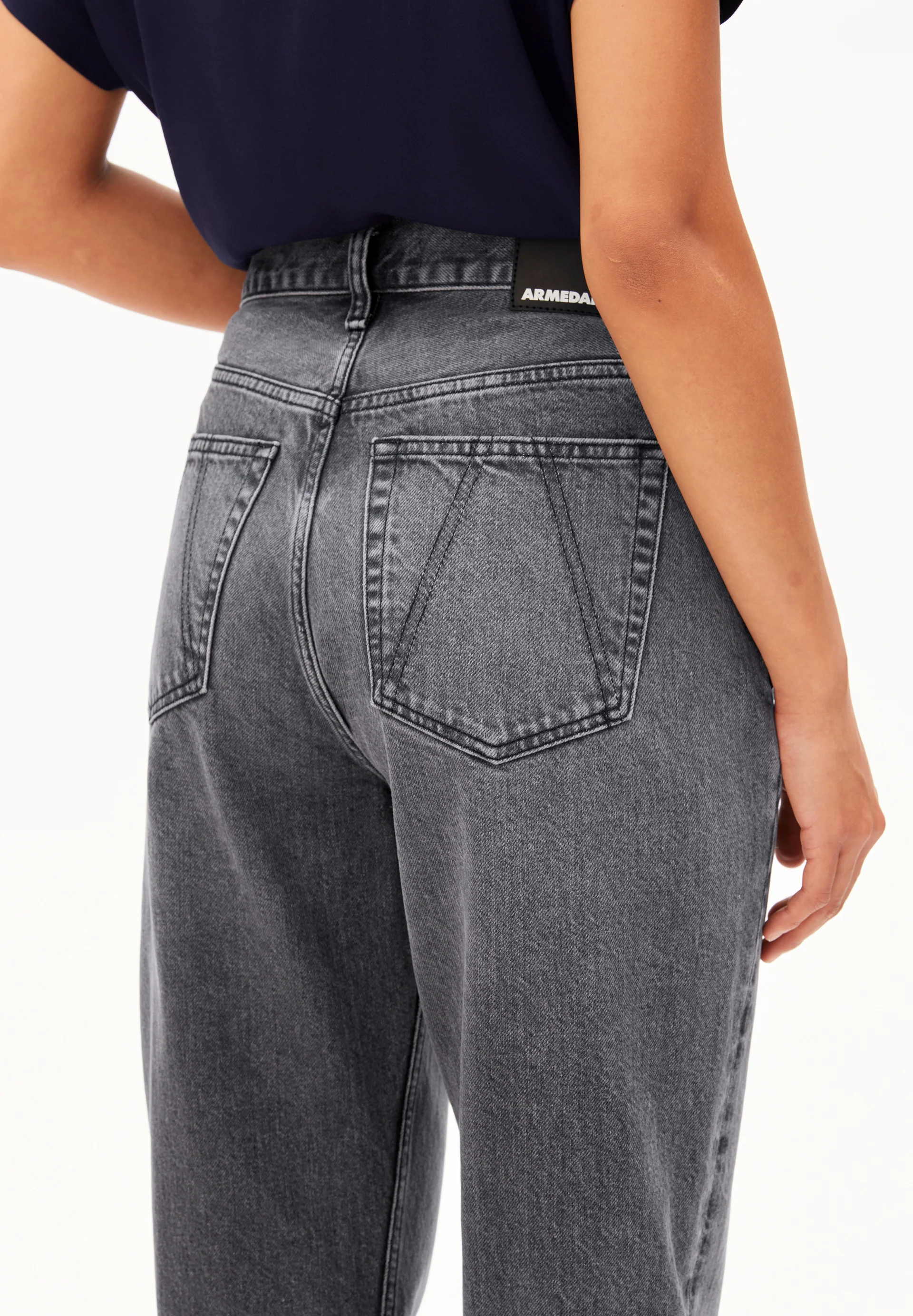 AAIKALA Straight Jeans High Waist recycled Cotton