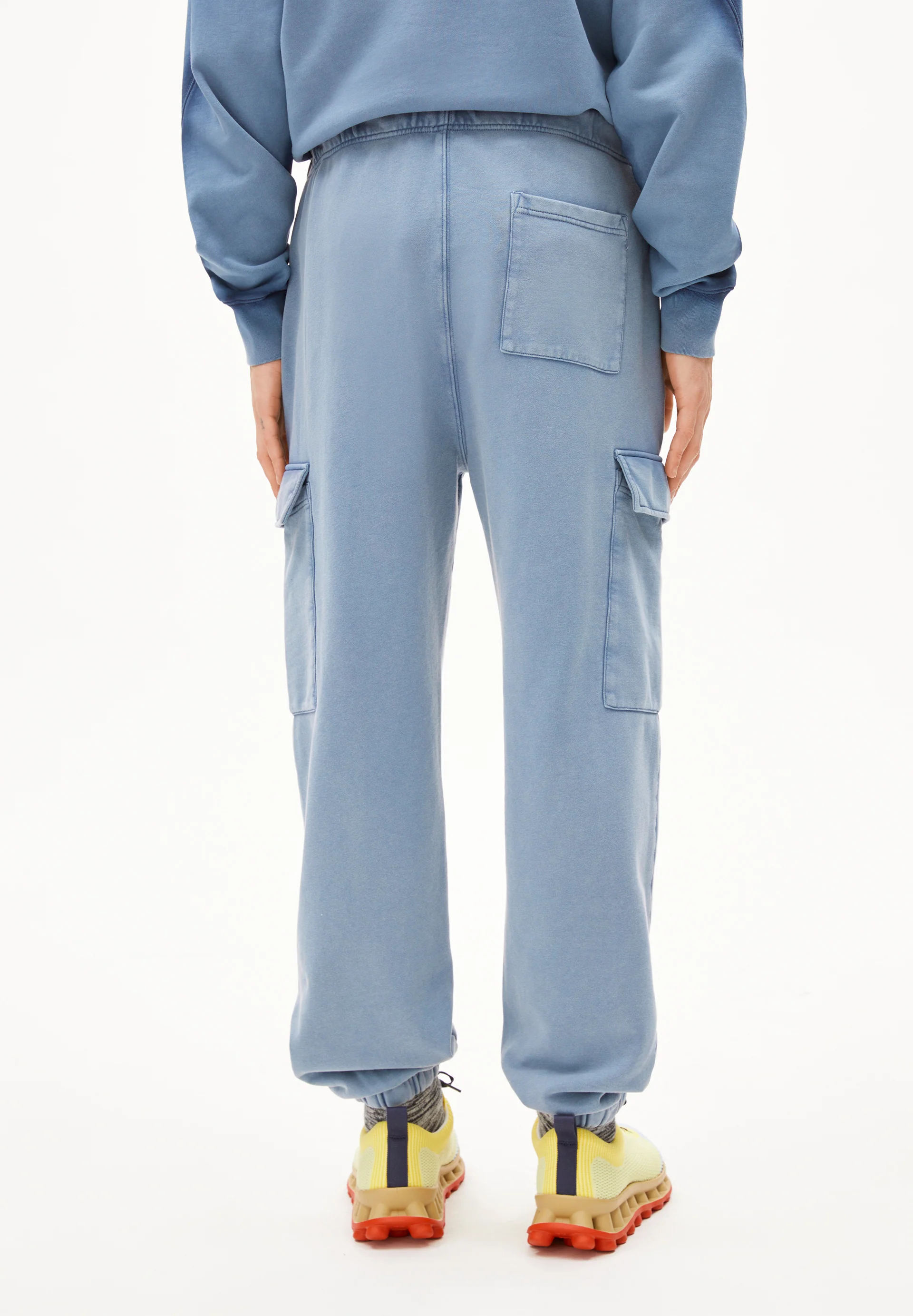 ICONIC Å BAASTI CARGO Sweat pants made from organic cotton