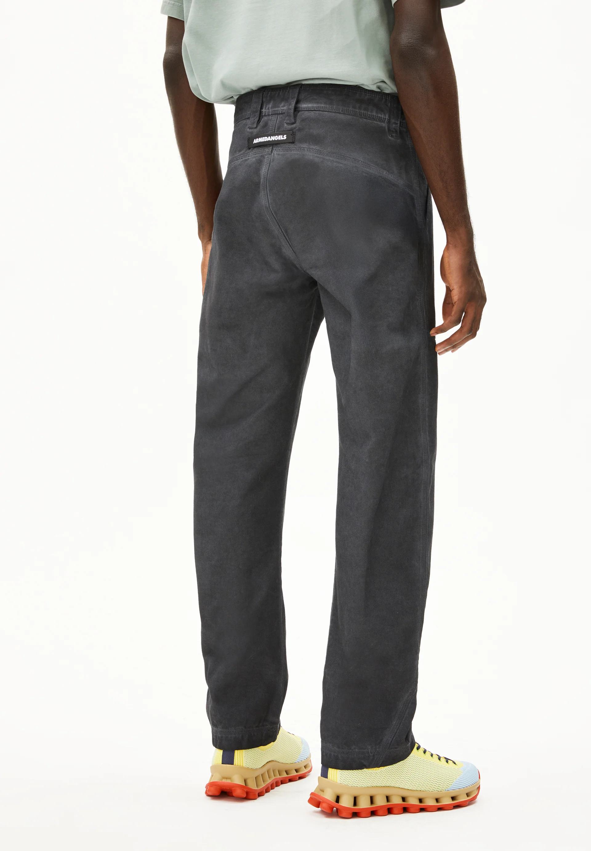 AALBERT Woven trousers made from organic cotton
