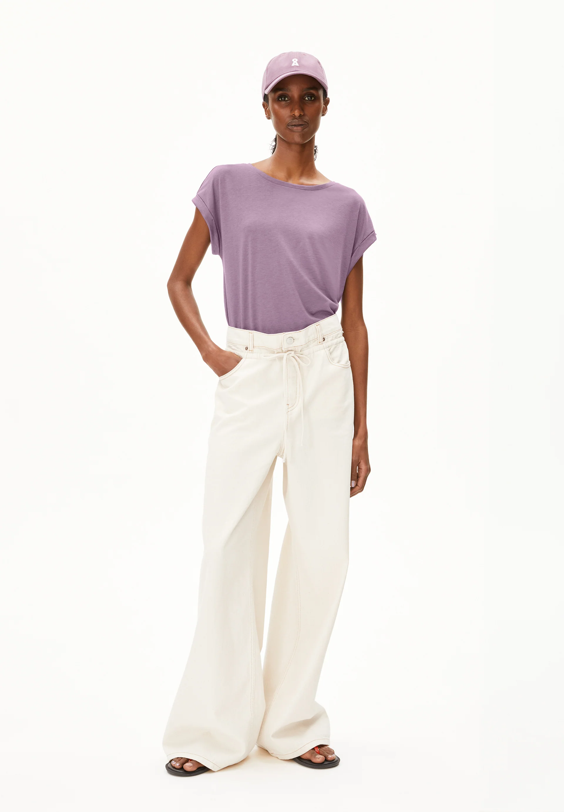 JILAANA T-shirt made of TENCEL™ Lyocell Mix.