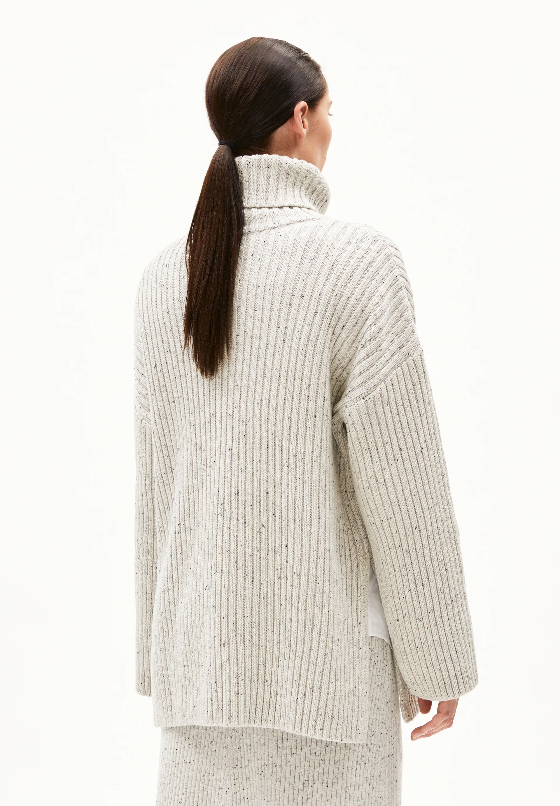 SABIRAA TWEED Sweater made of recycled Organic Wool Mix