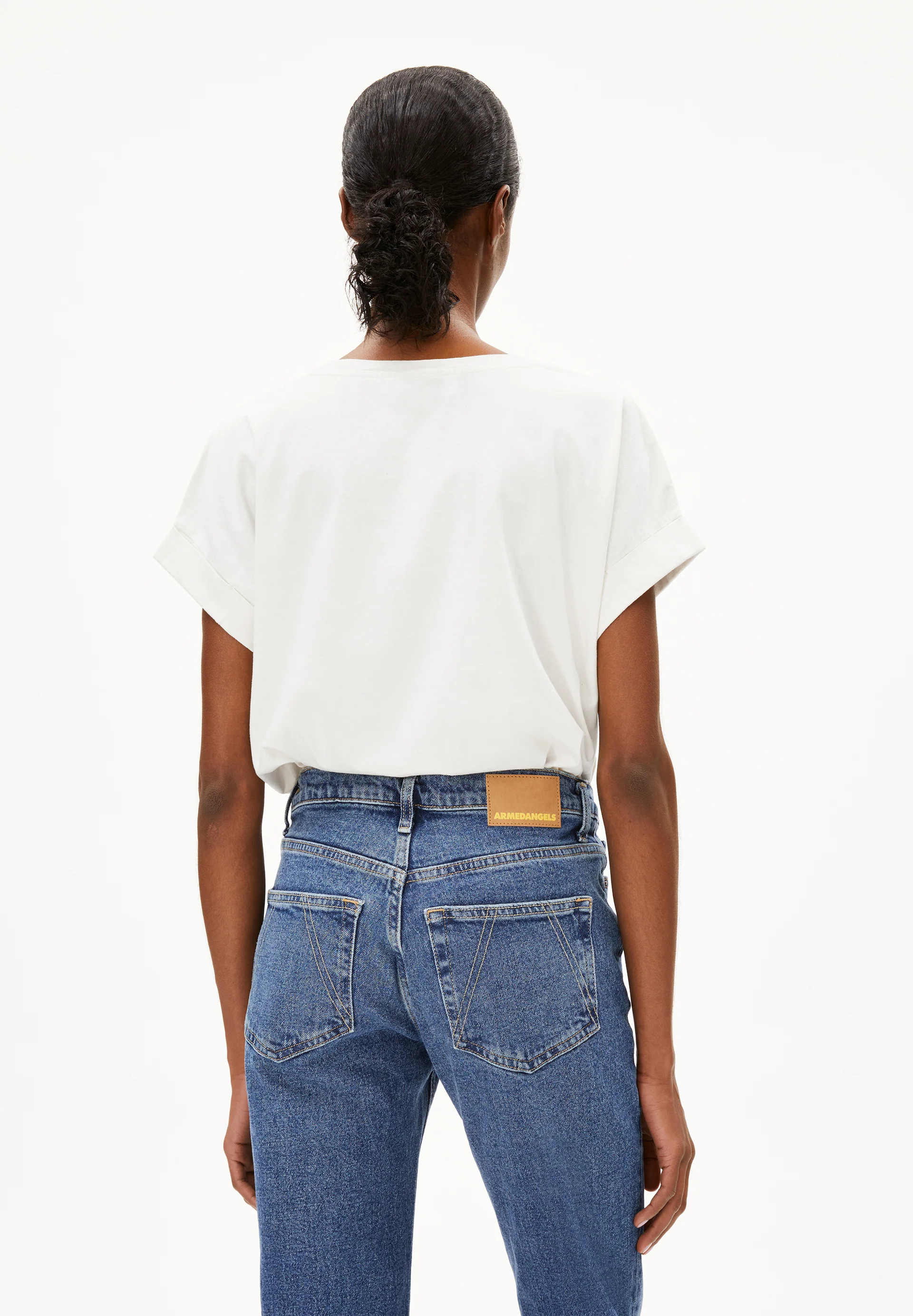 IDAARA T-shirts from organic cotton