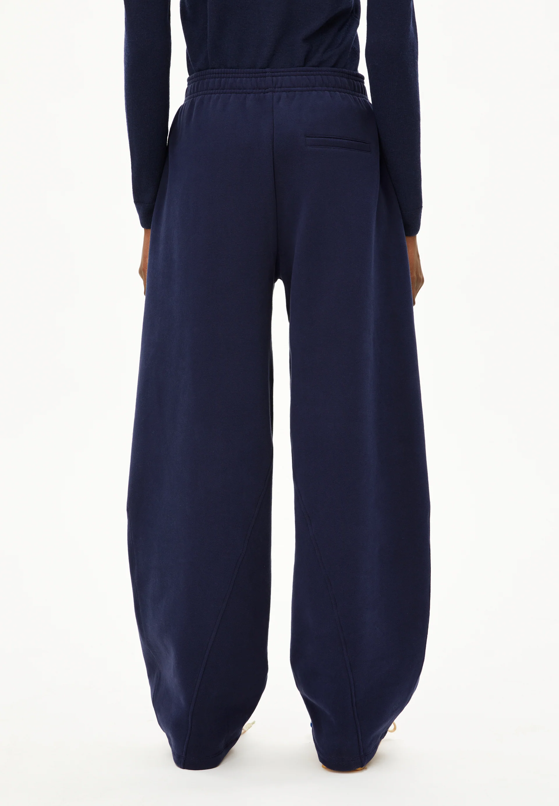 BELLAISAA Sweat pants made from organic cotton