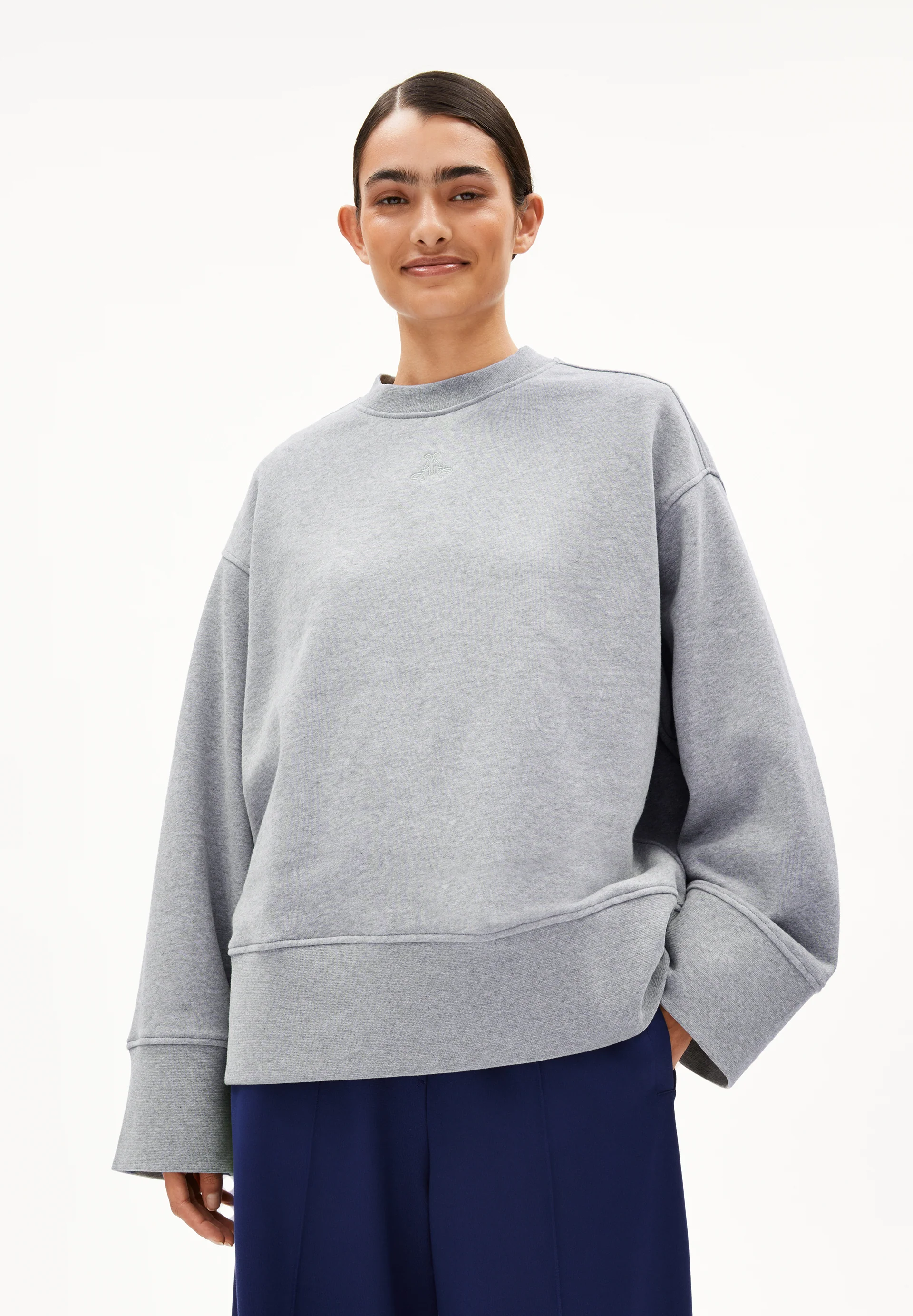 ANWAA Sweatshirt from organic cotton
