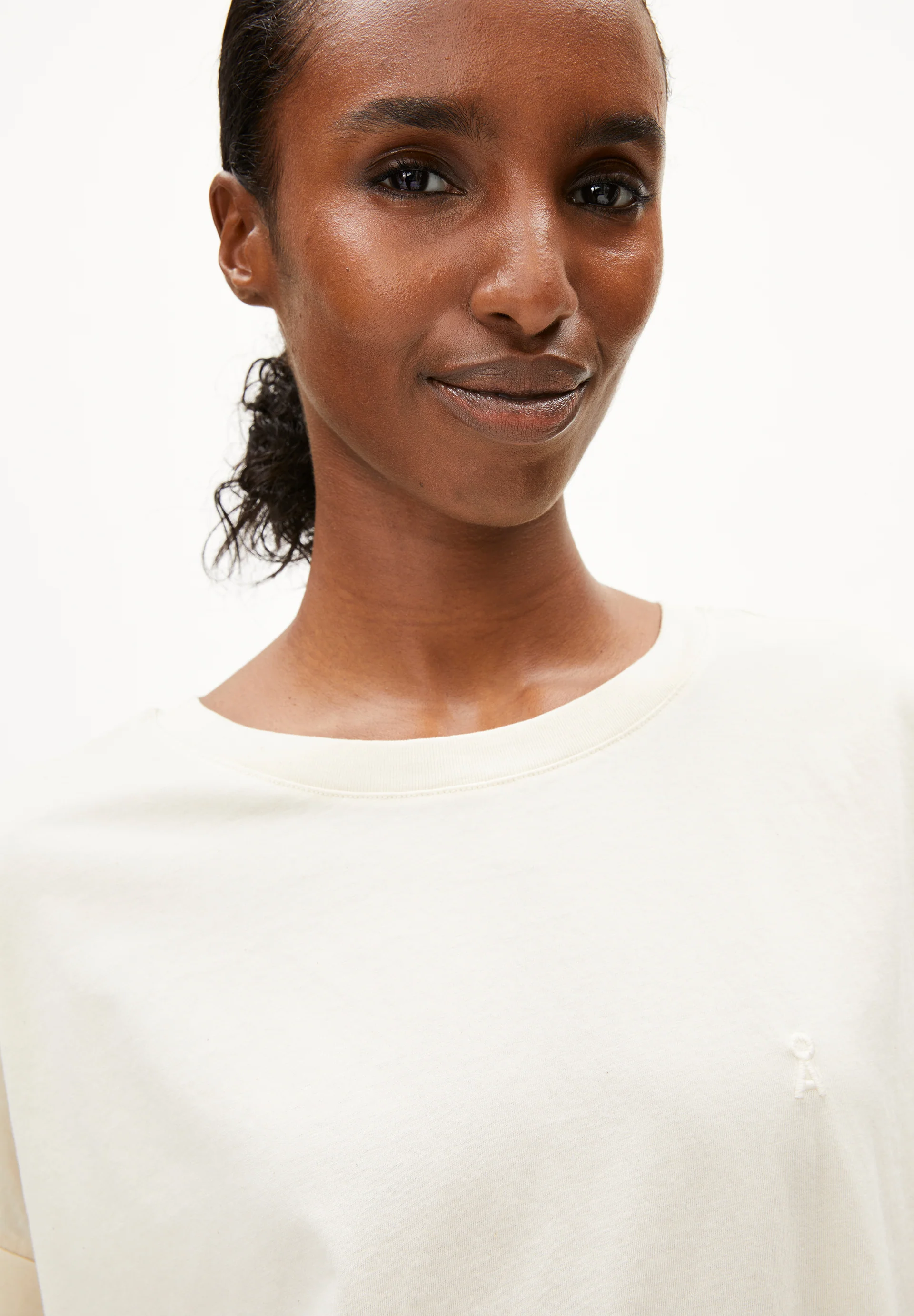 IDAARA T-shirts from organic cotton