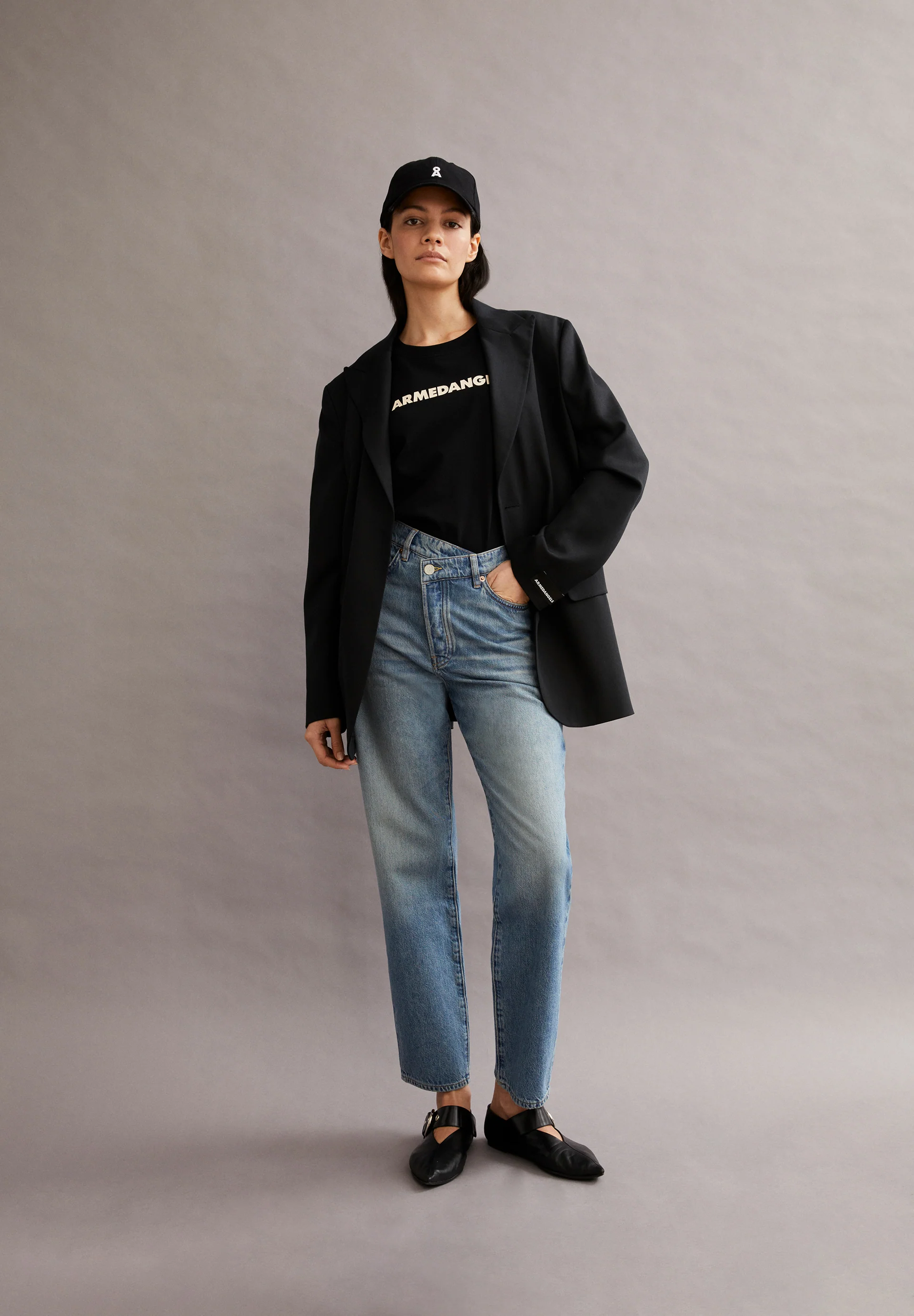 AAIKALA DETAIL Straight Jeans High Waist Organic Cotton Mix