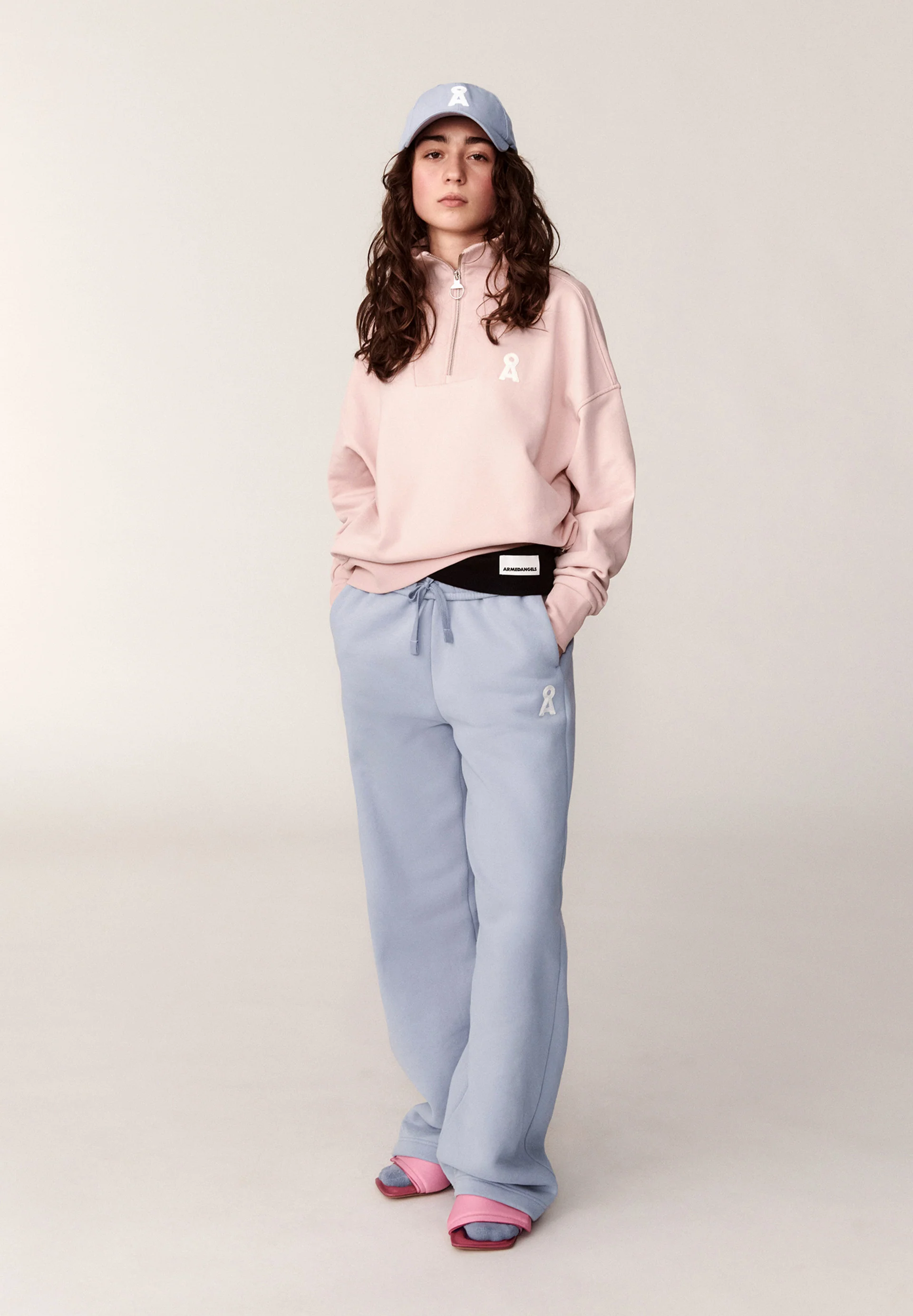 ICONIC Å IVAARA SWEATPANT Sweatpants from organic cotton