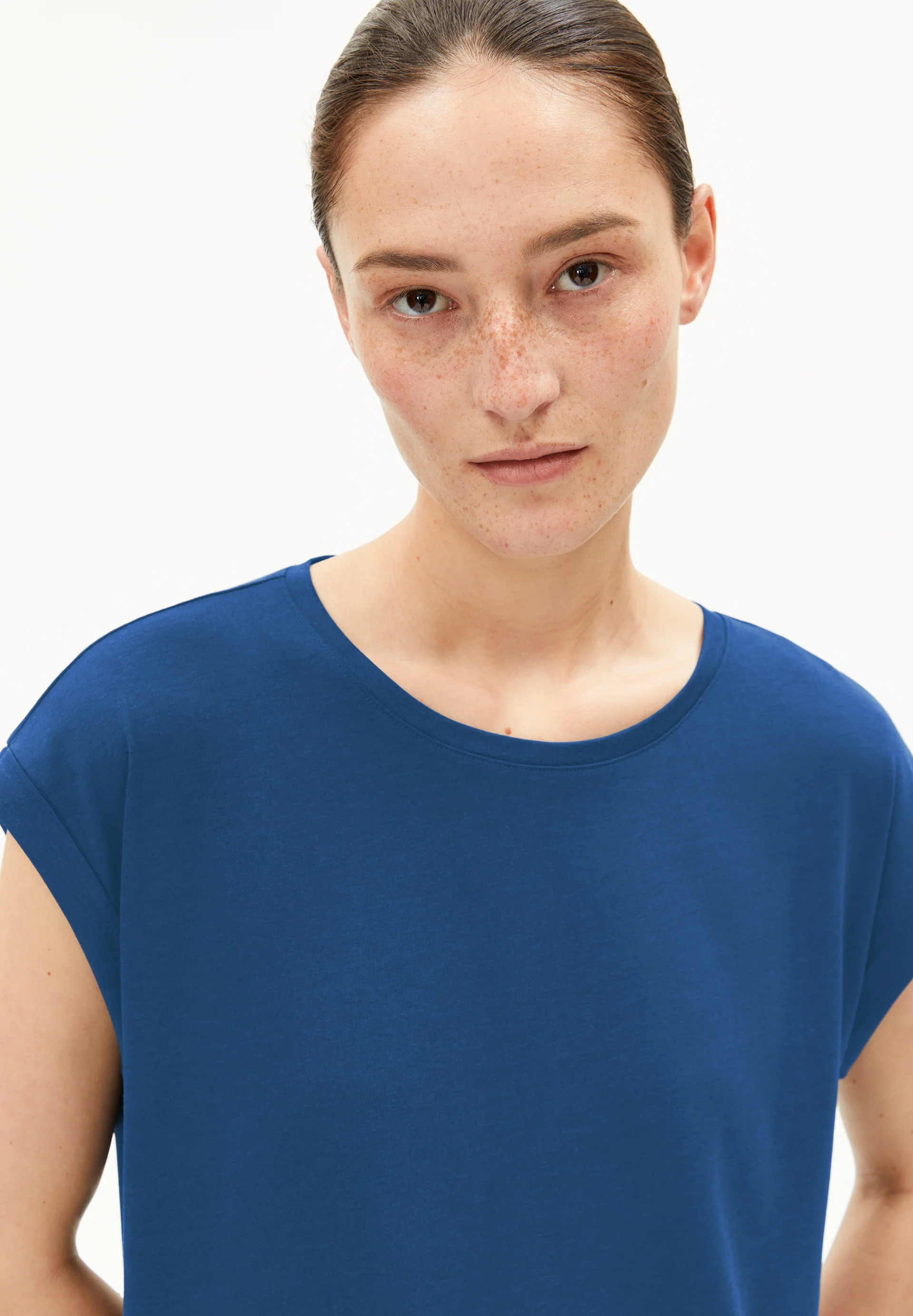 JILAANA T-shirt made of TENCEL™ Lyocell Mix.