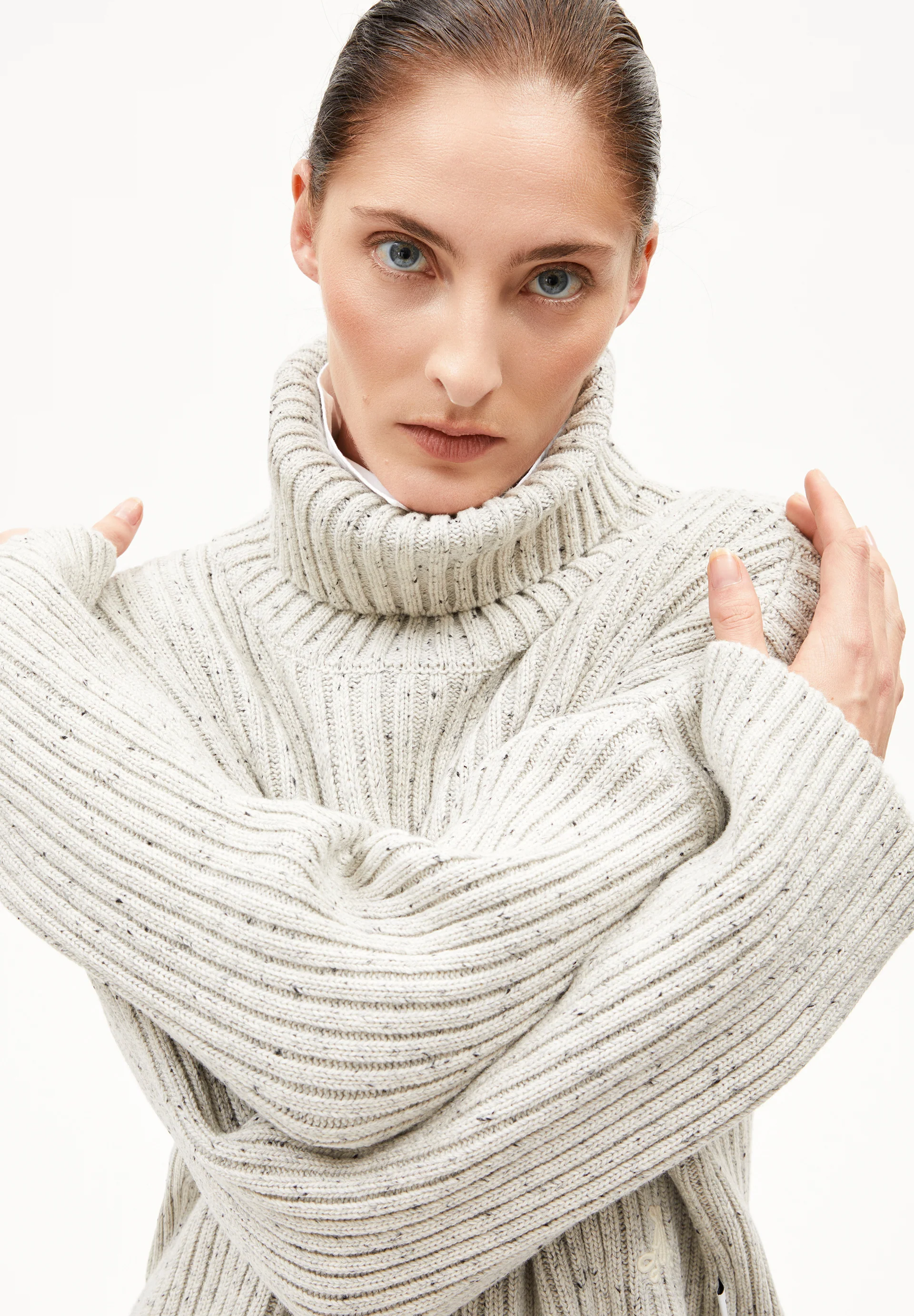 SABIRAA TWEED Sweater made of recycled Organic Wool Mix