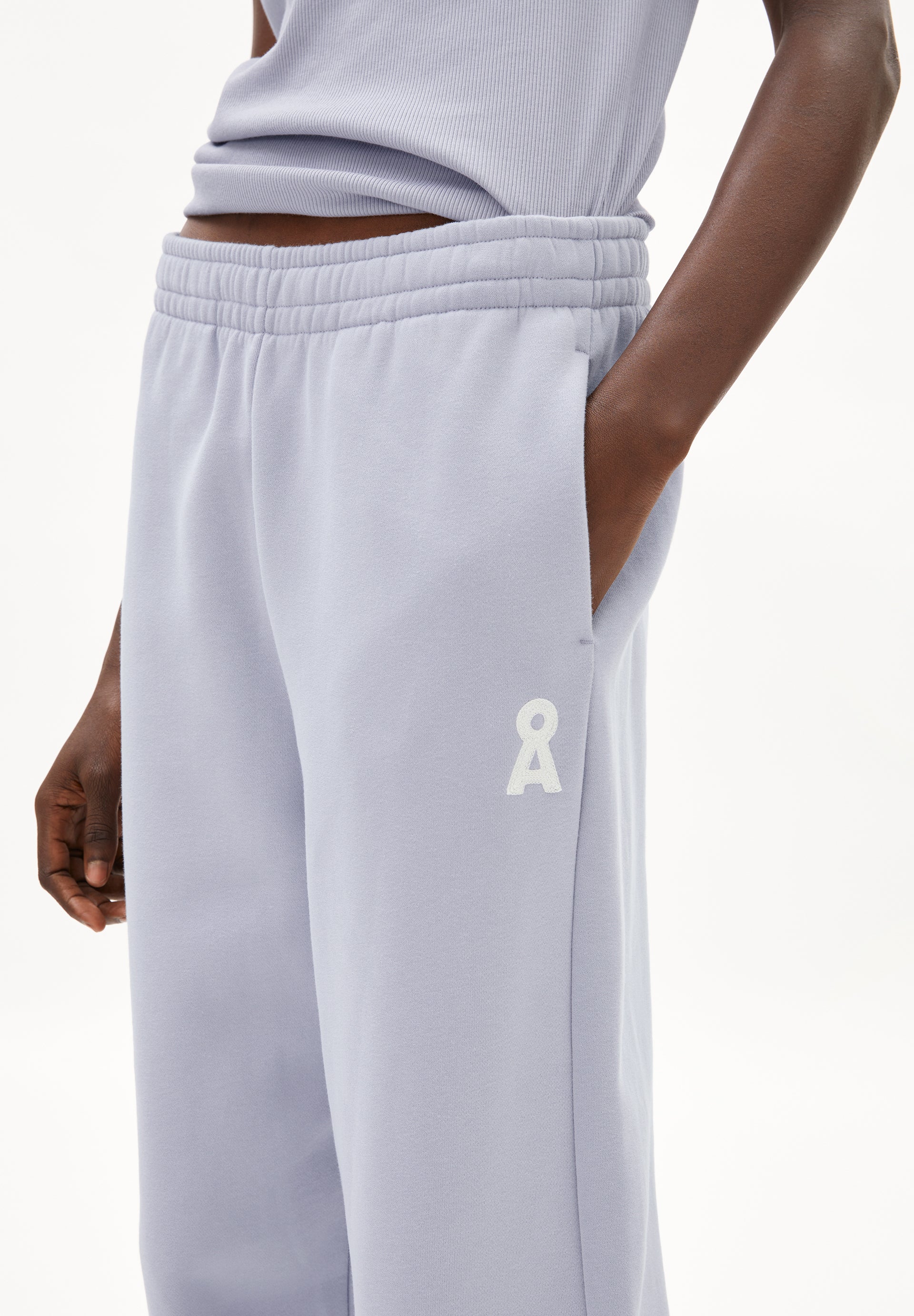 ICONIC Å IVAARA SWEATPANT Sweatpants from organic cotton