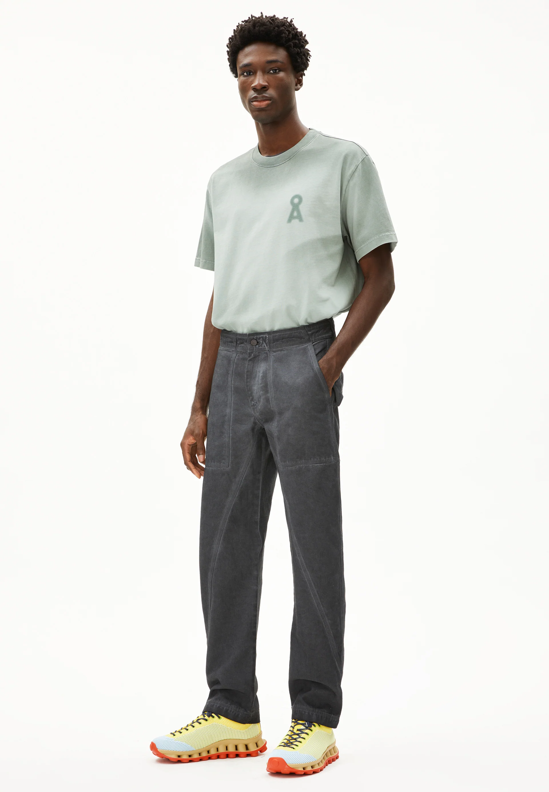AALBERT Woven trousers made from organic cotton