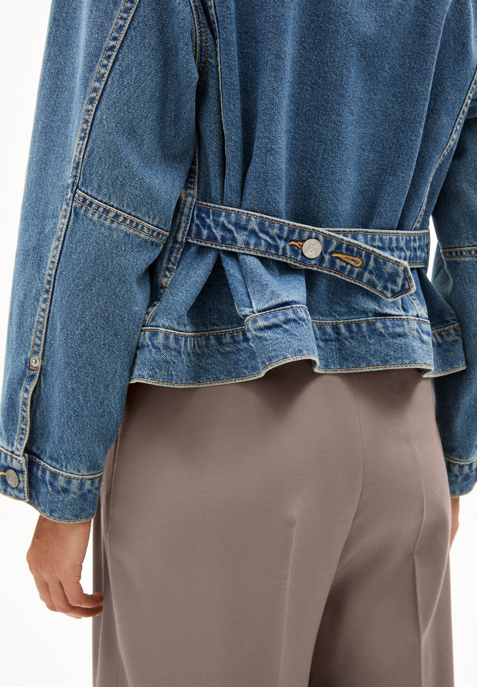 TAANA Denim Jacket made of recycled Cotton
