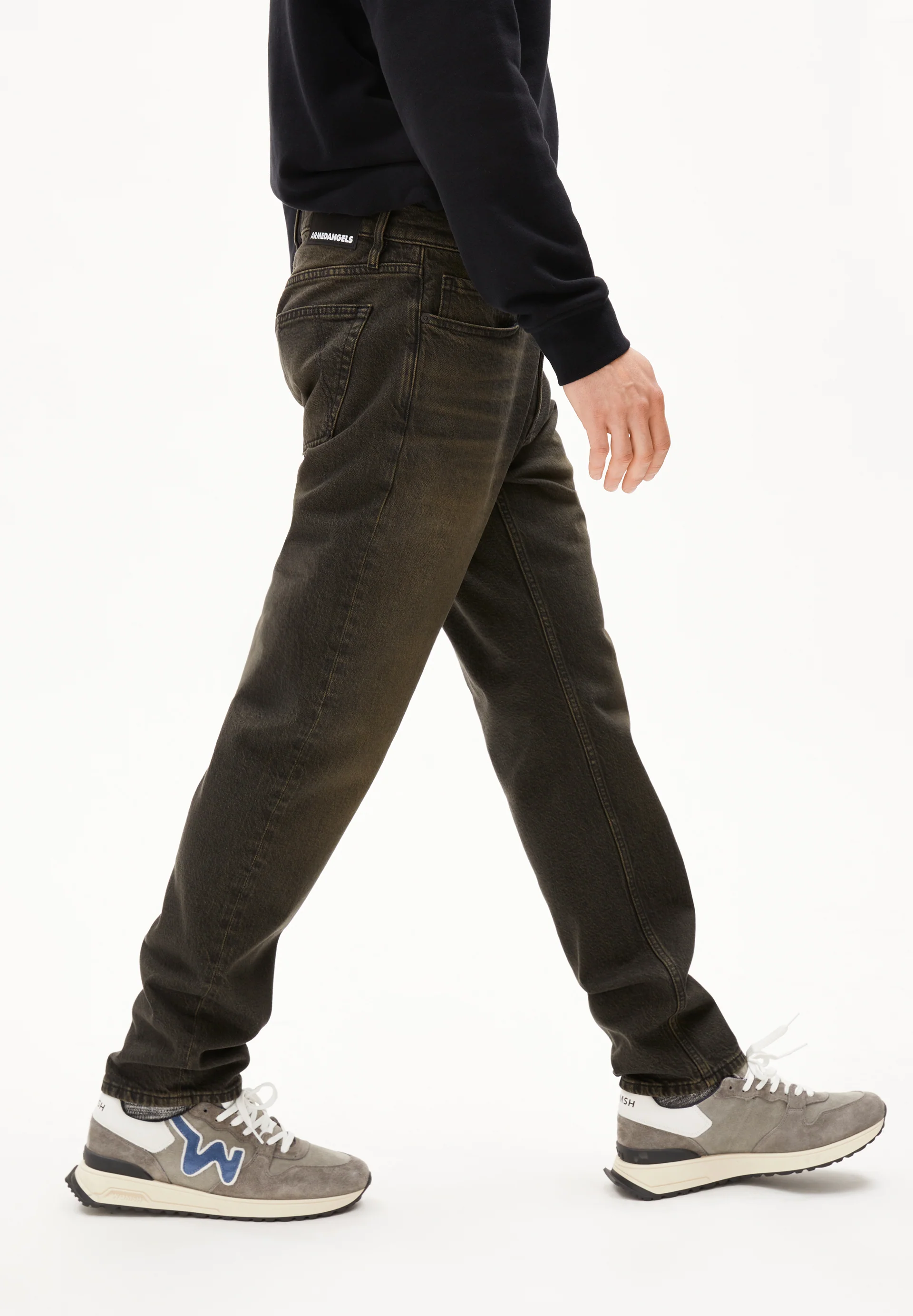 DYLAANO Straight leg mid waist made from an organic cotton blend