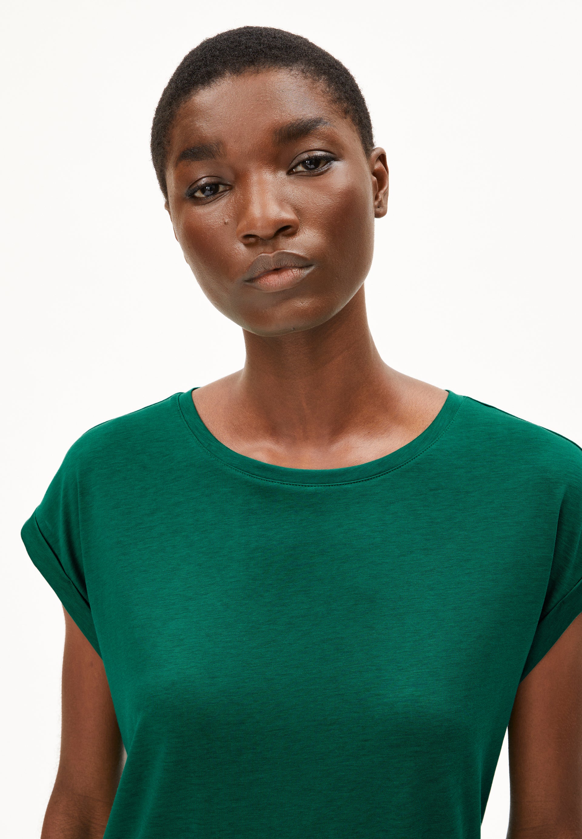 JILAANA T-shirt made of TENCEL™ Lyocell Mix.