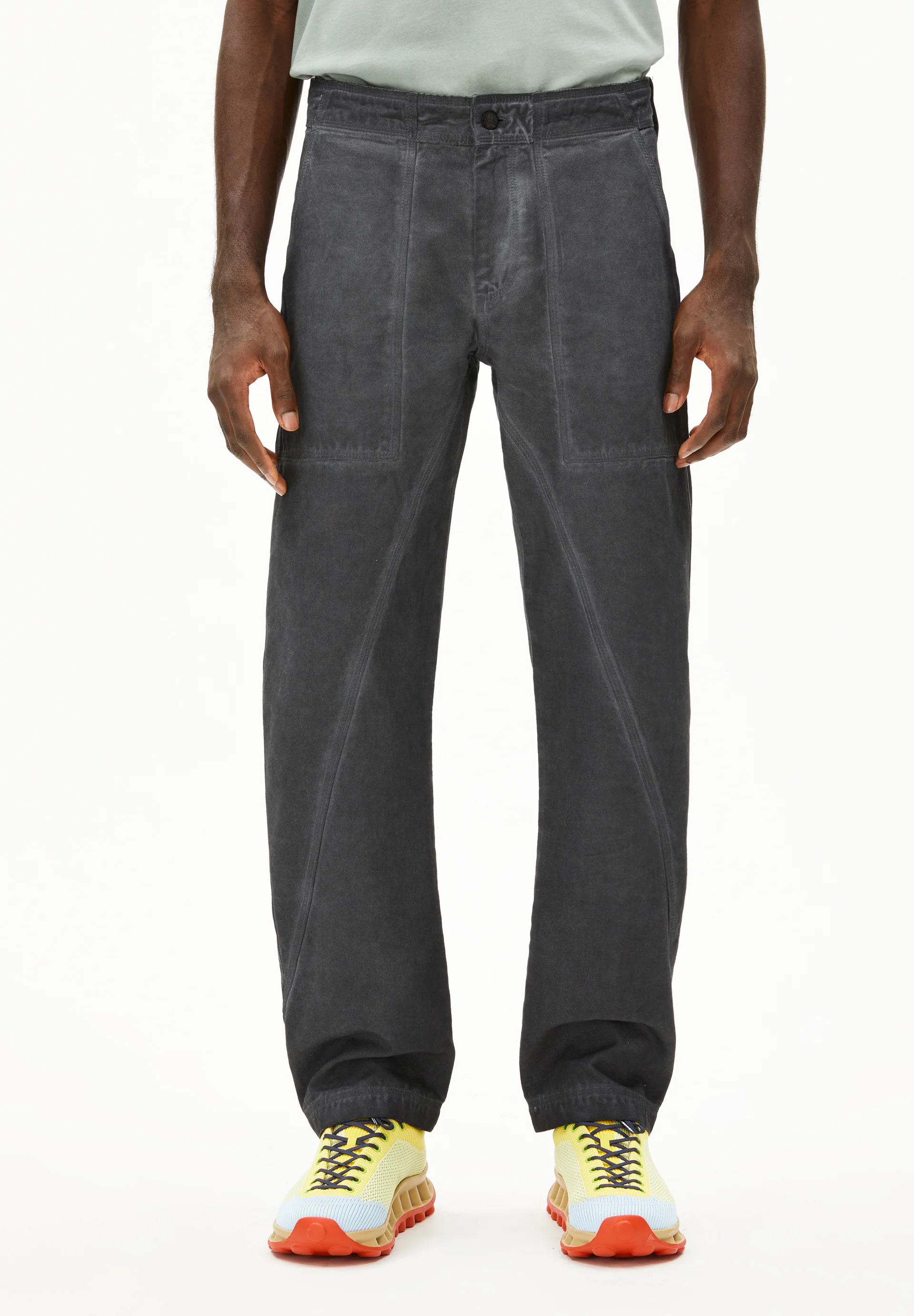 AALBERT Woven trousers made from organic cotton
