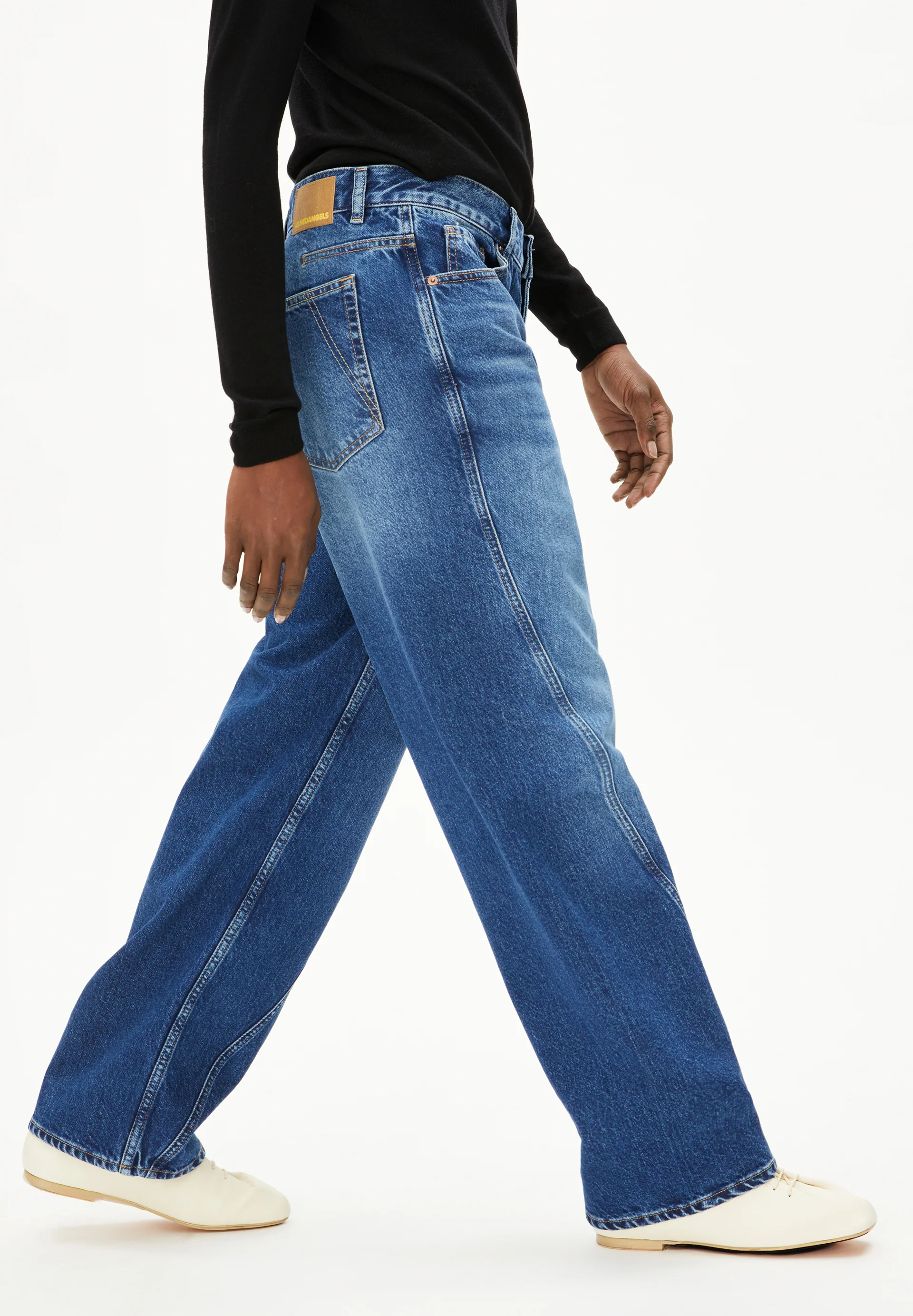 HAAYI Wide leg low waist made from recycled cotton
