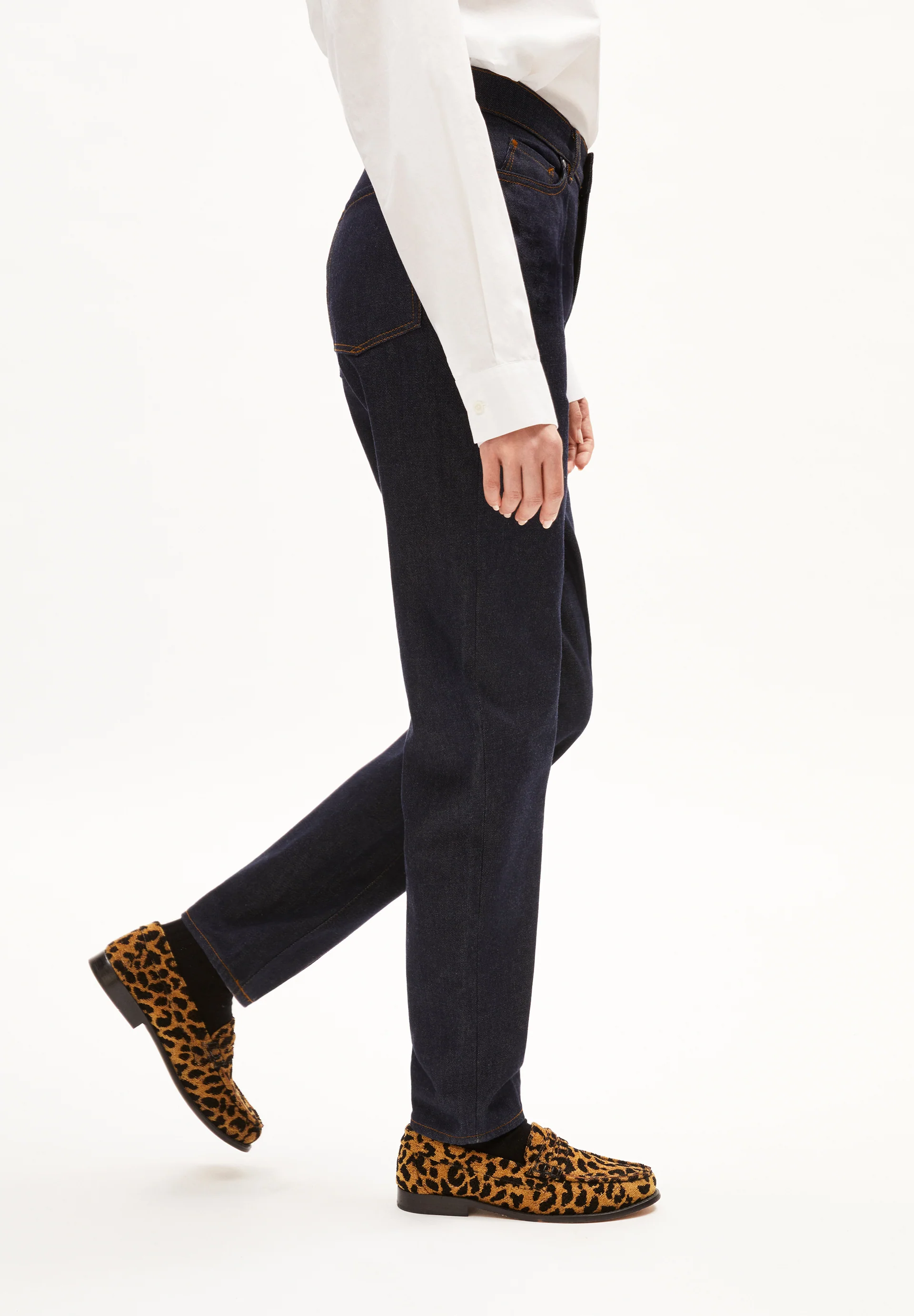 MAIRAA Mom Fit made of Organic Cotton