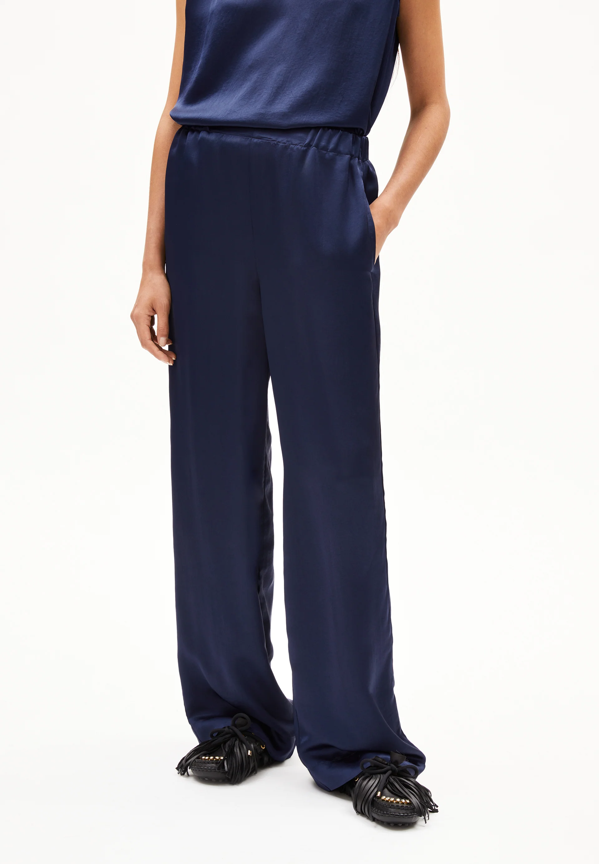 JONVAALIE NIALAA Woven Pants made of Naia™ Renew