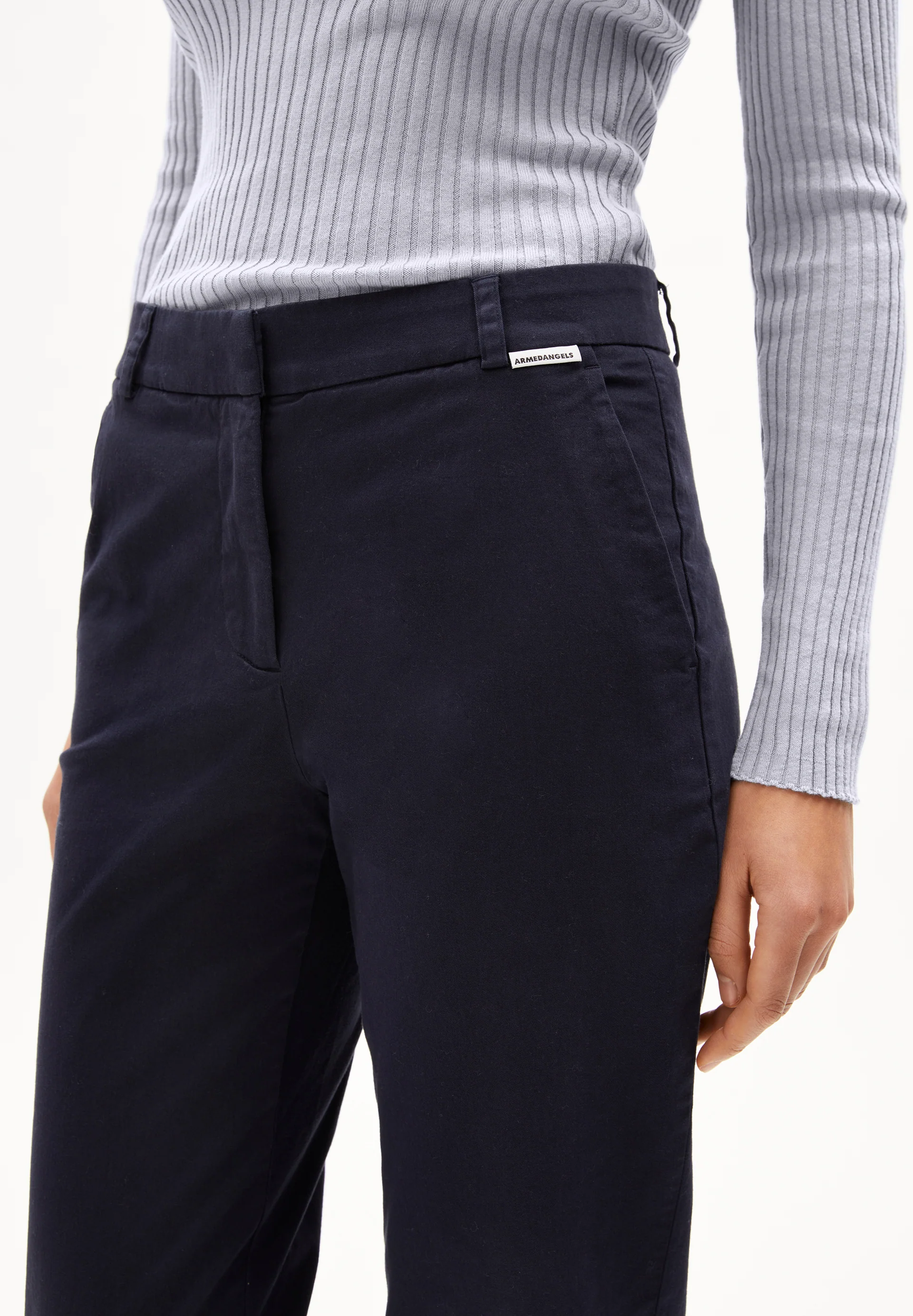 KAADWI SLIM Woven Pants made of Organic Cotton Mix