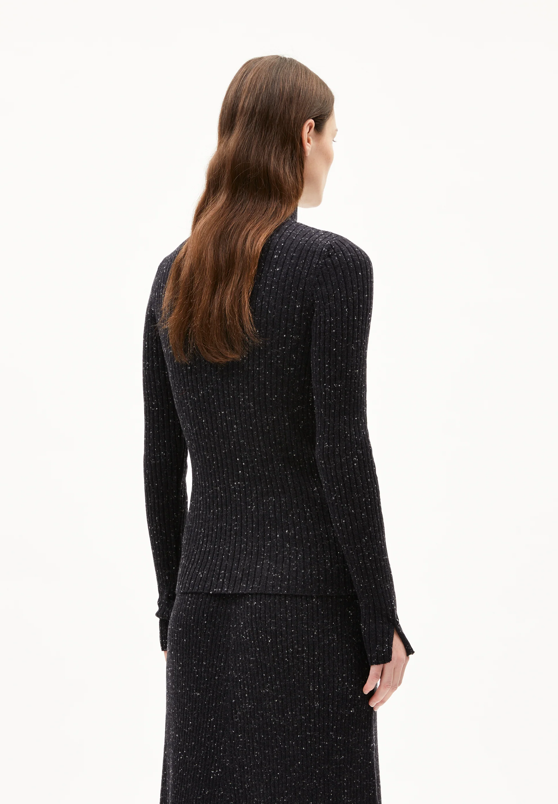 ALAANIA TWEED Sweater made of recycled Organic Wool Mix