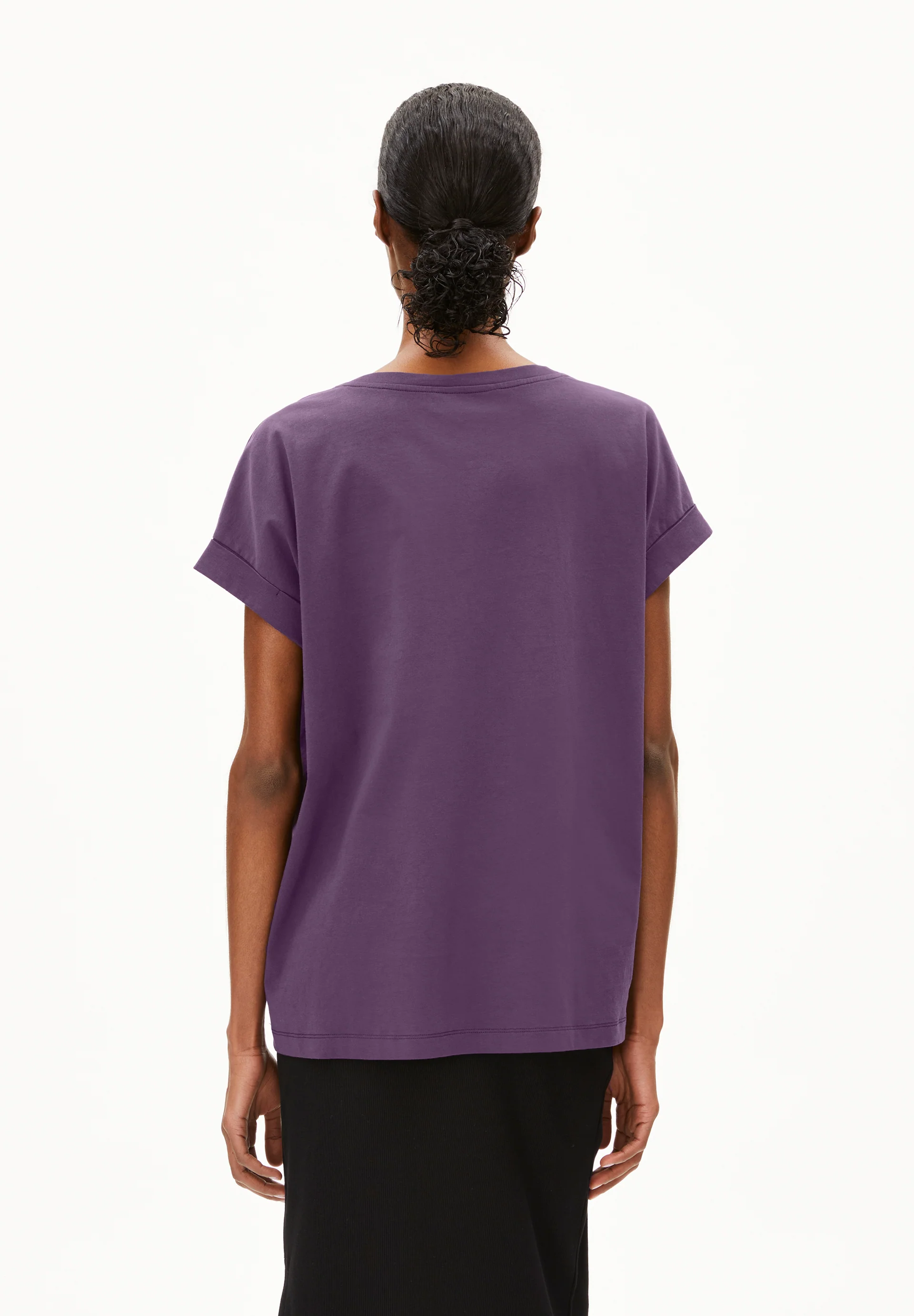 IDAARA T-shirts from organic cotton