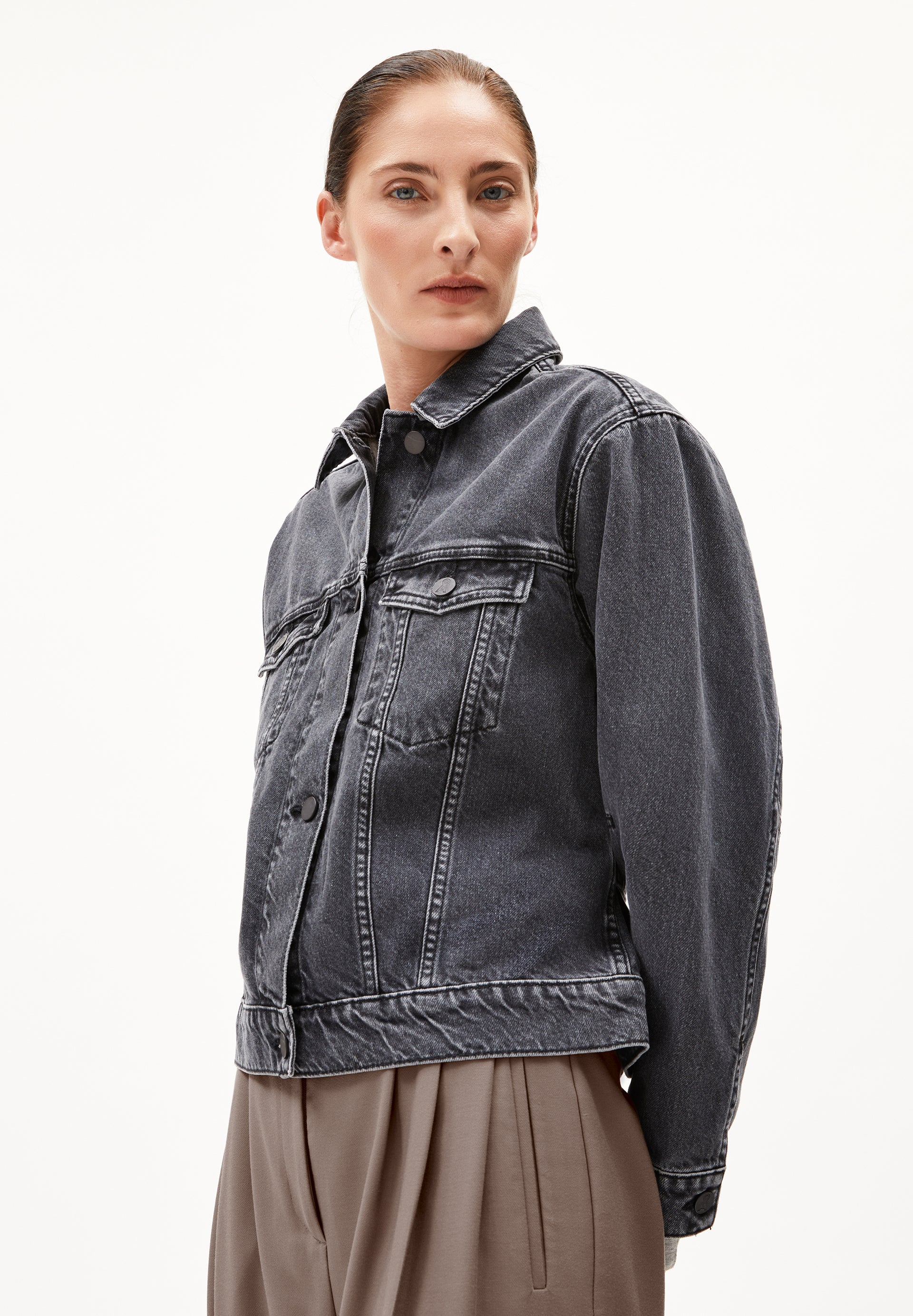 TAANA Denim Jacket made of recycled Cotton