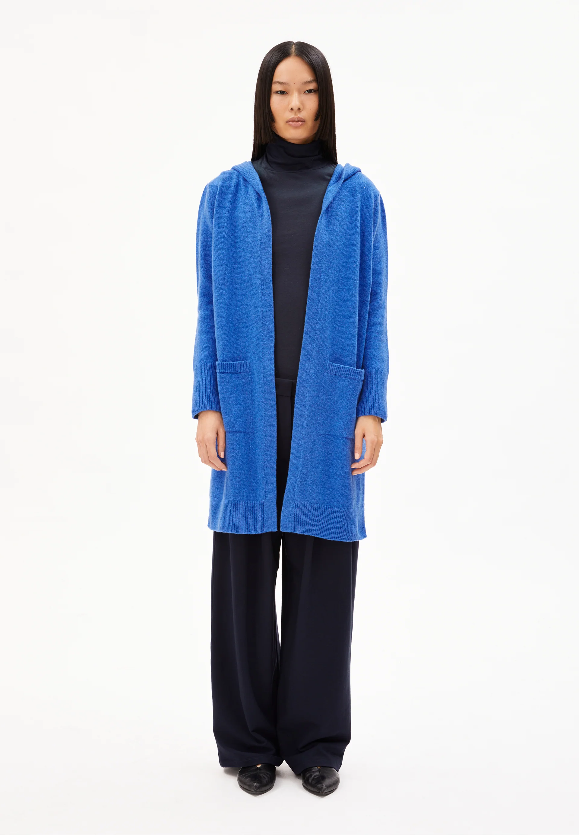WANDAA Cardigan Relaxed Fit made of Organic Wool Mix