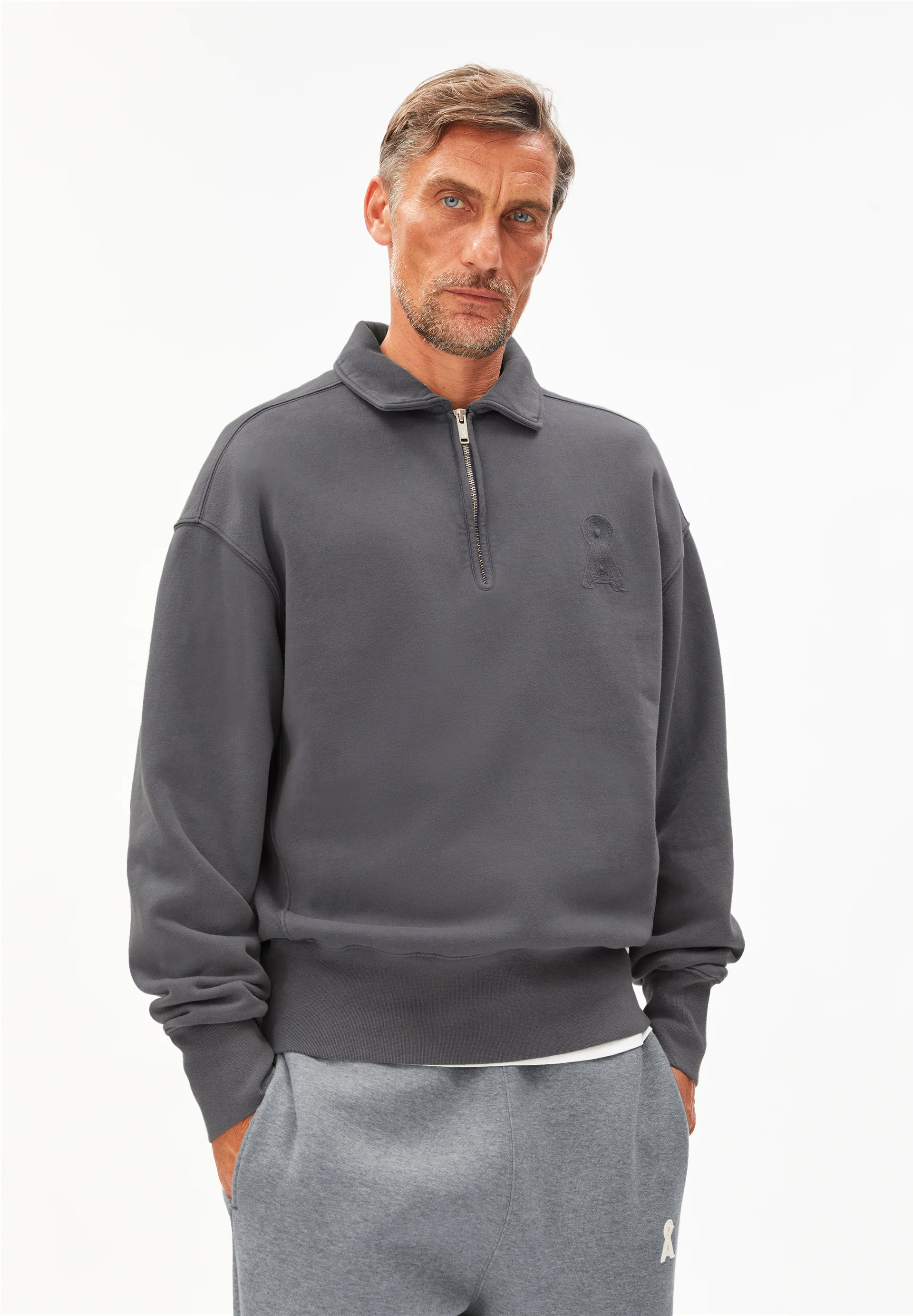 ICONIC Å GMT DYE ZIP TROYER Sweatshirts made from organic cotton