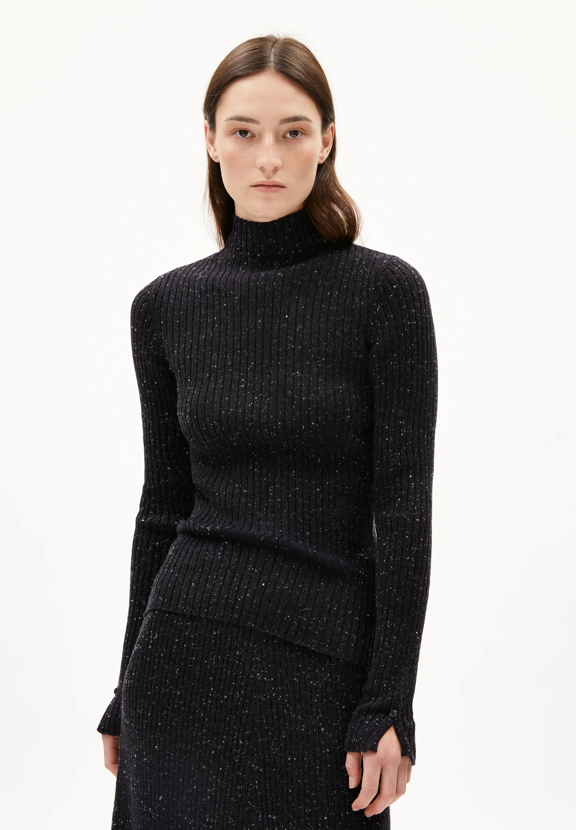 ALAANIA TWEED Sweater made of recycled Organic Wool Mix