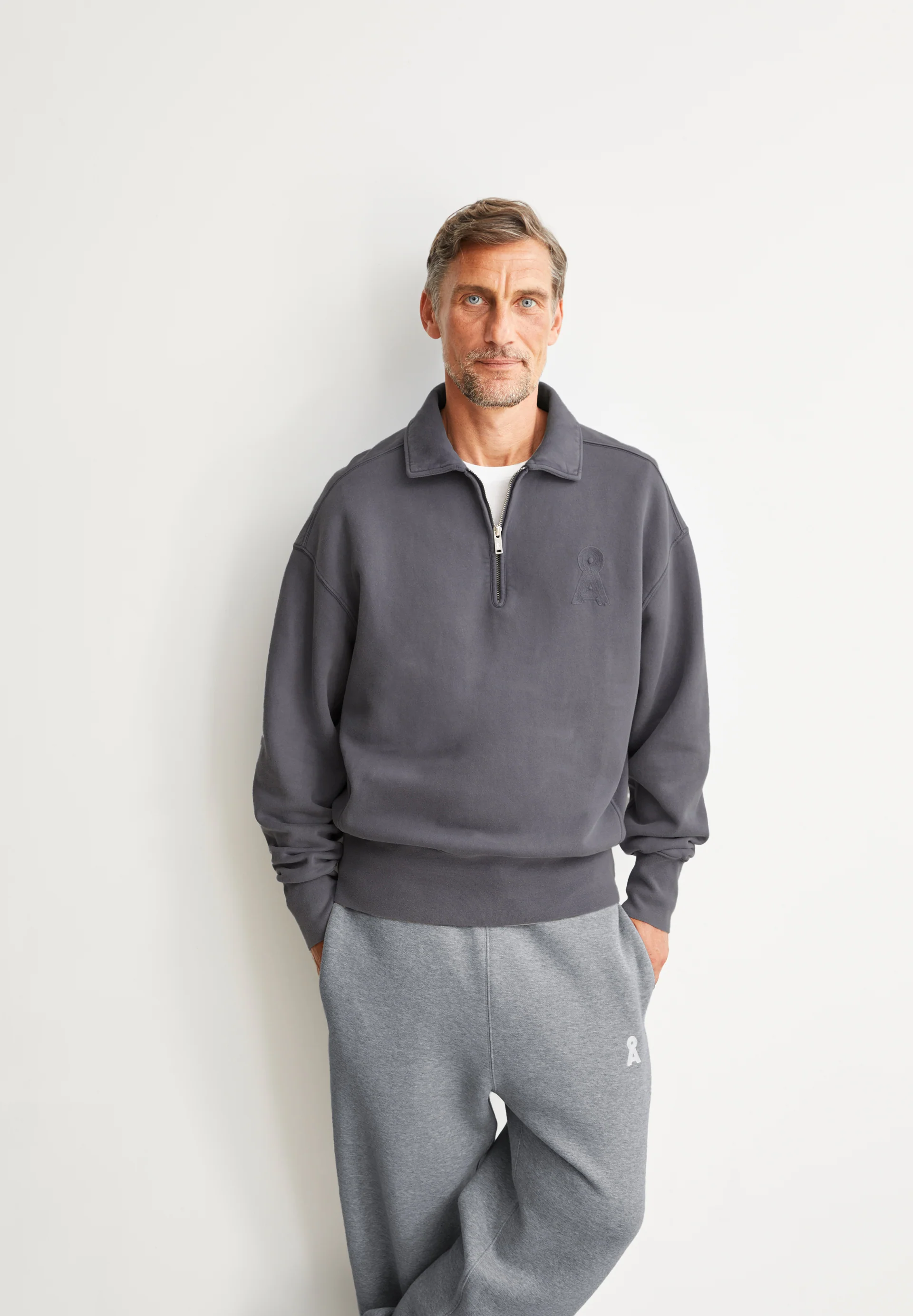 ICONIC Å GMT DYE ZIP TROYER Sweatshirts made from organic cotton