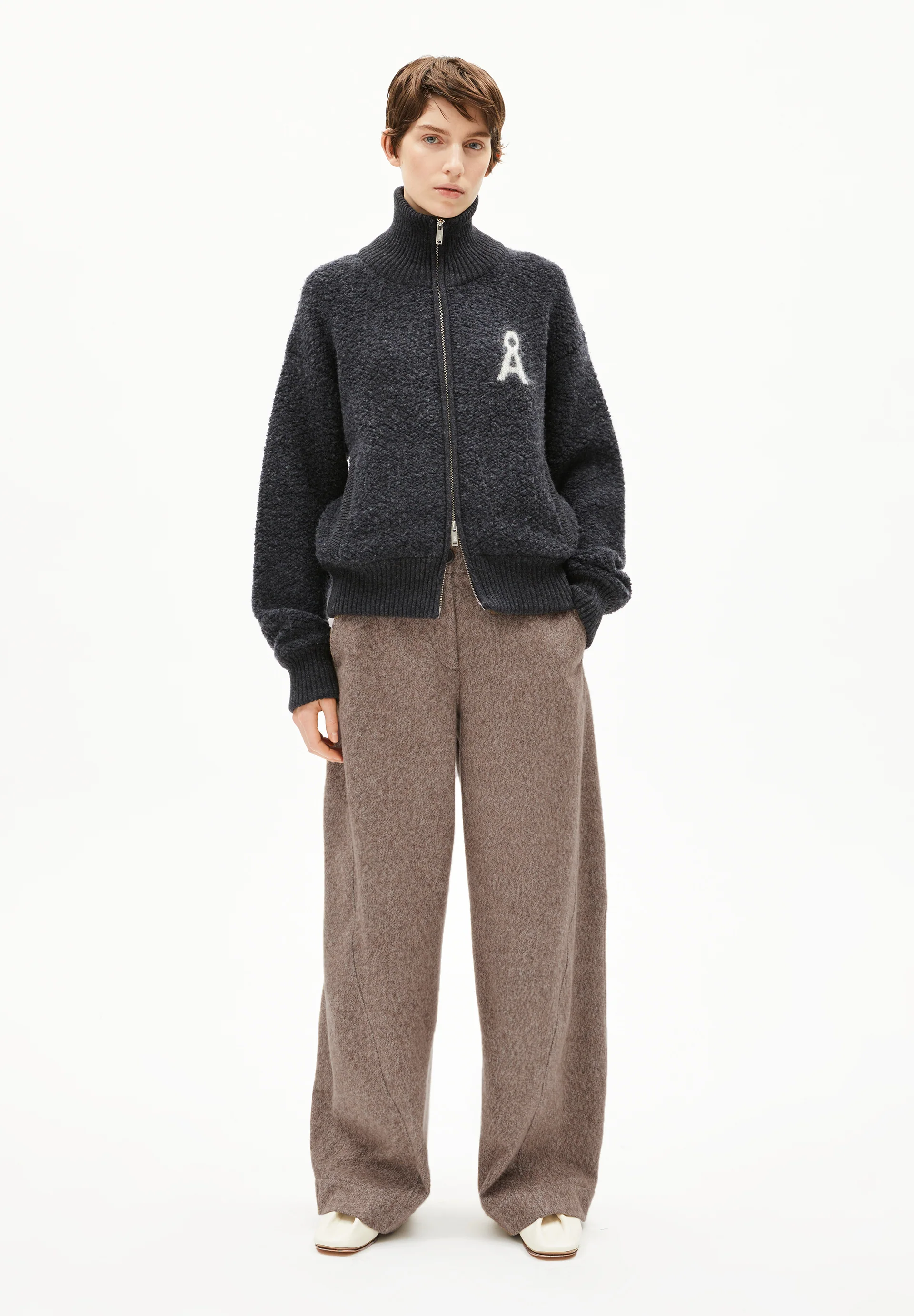 ICONIC Å GWENAA BOUCLÉ Jacket made from organic cotton