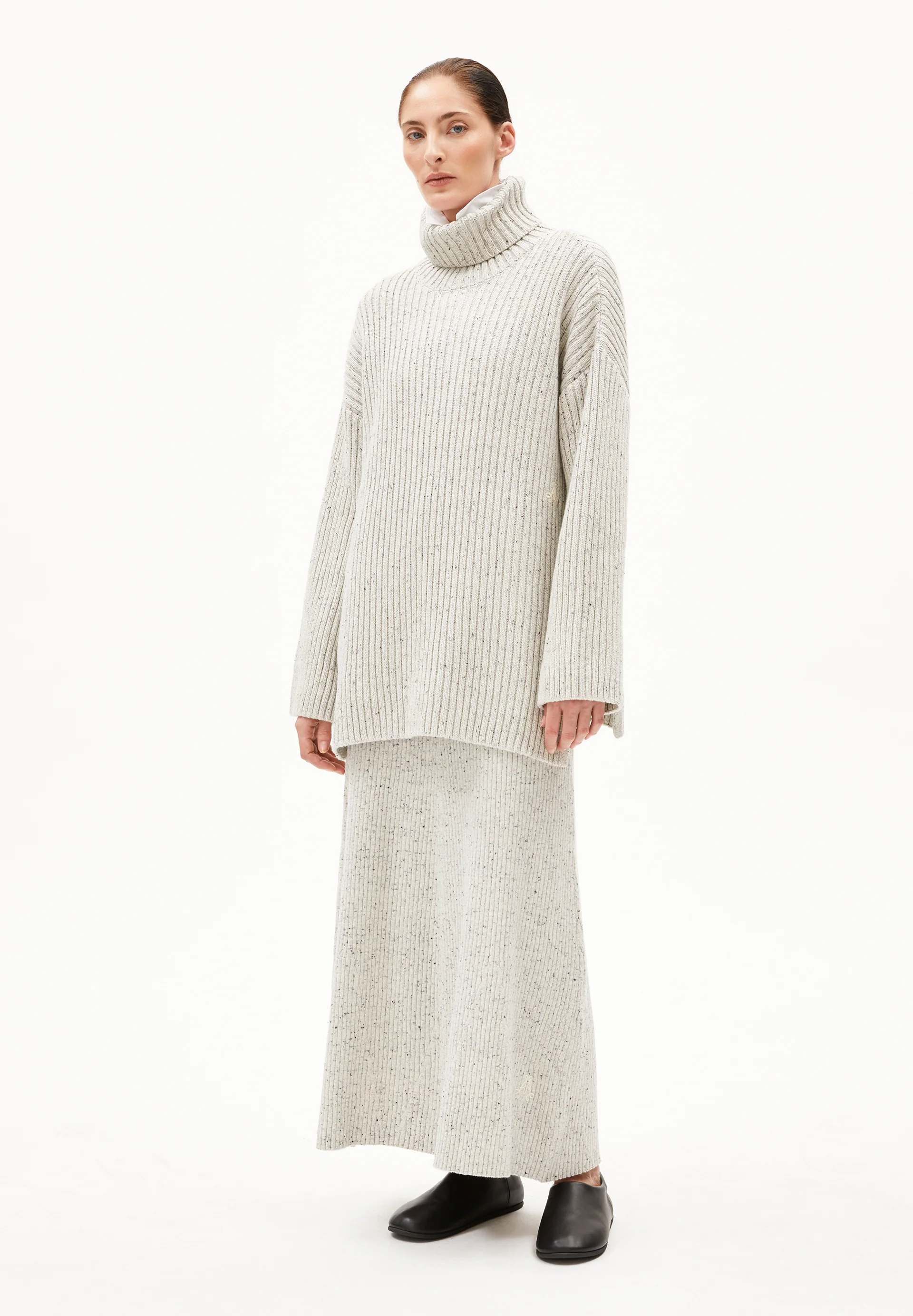 SABIRAA TWEED Sweater made of recycled Organic Wool Mix