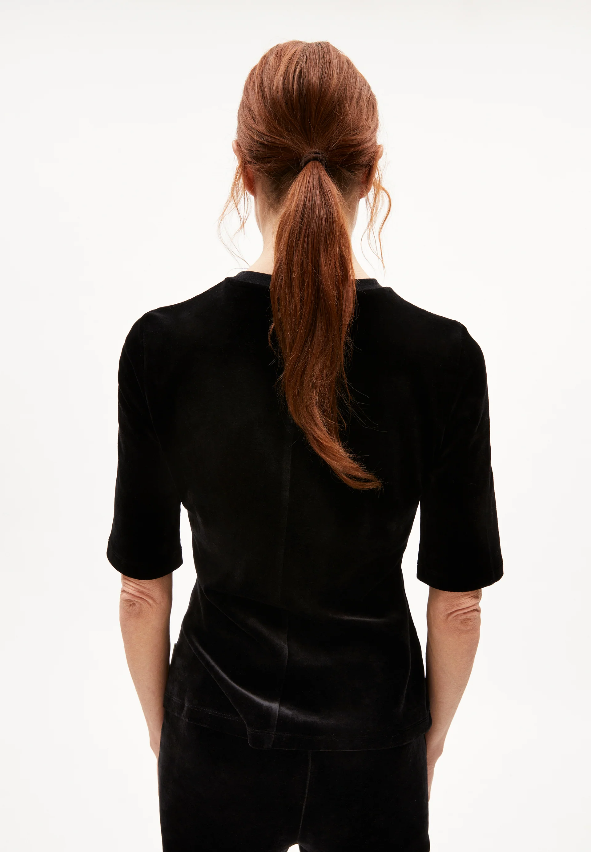 TRASLARAA T-Shirt Slim Fit made of velvet