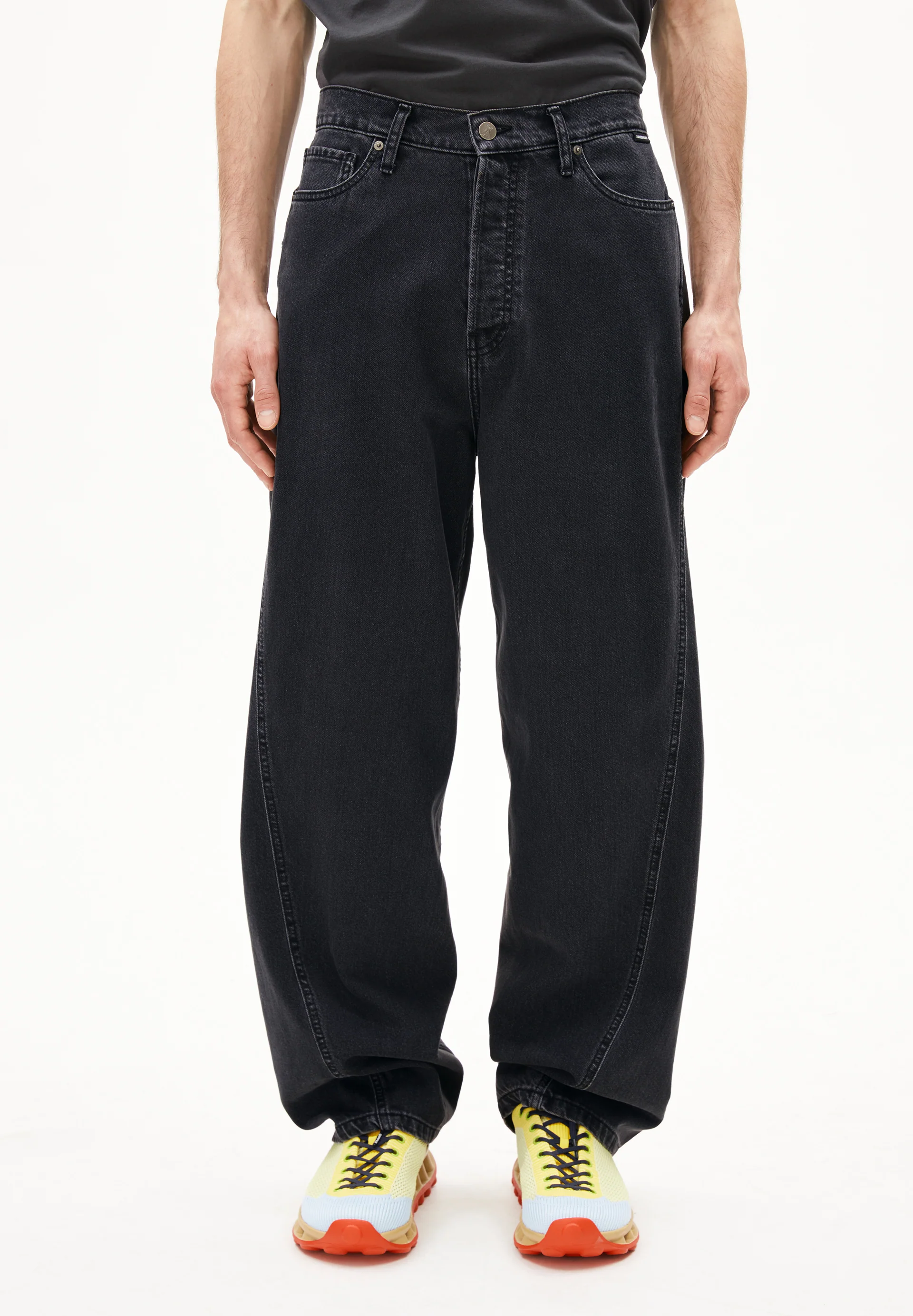 JAAMEO Wide leg mid waist made from recycled cotton