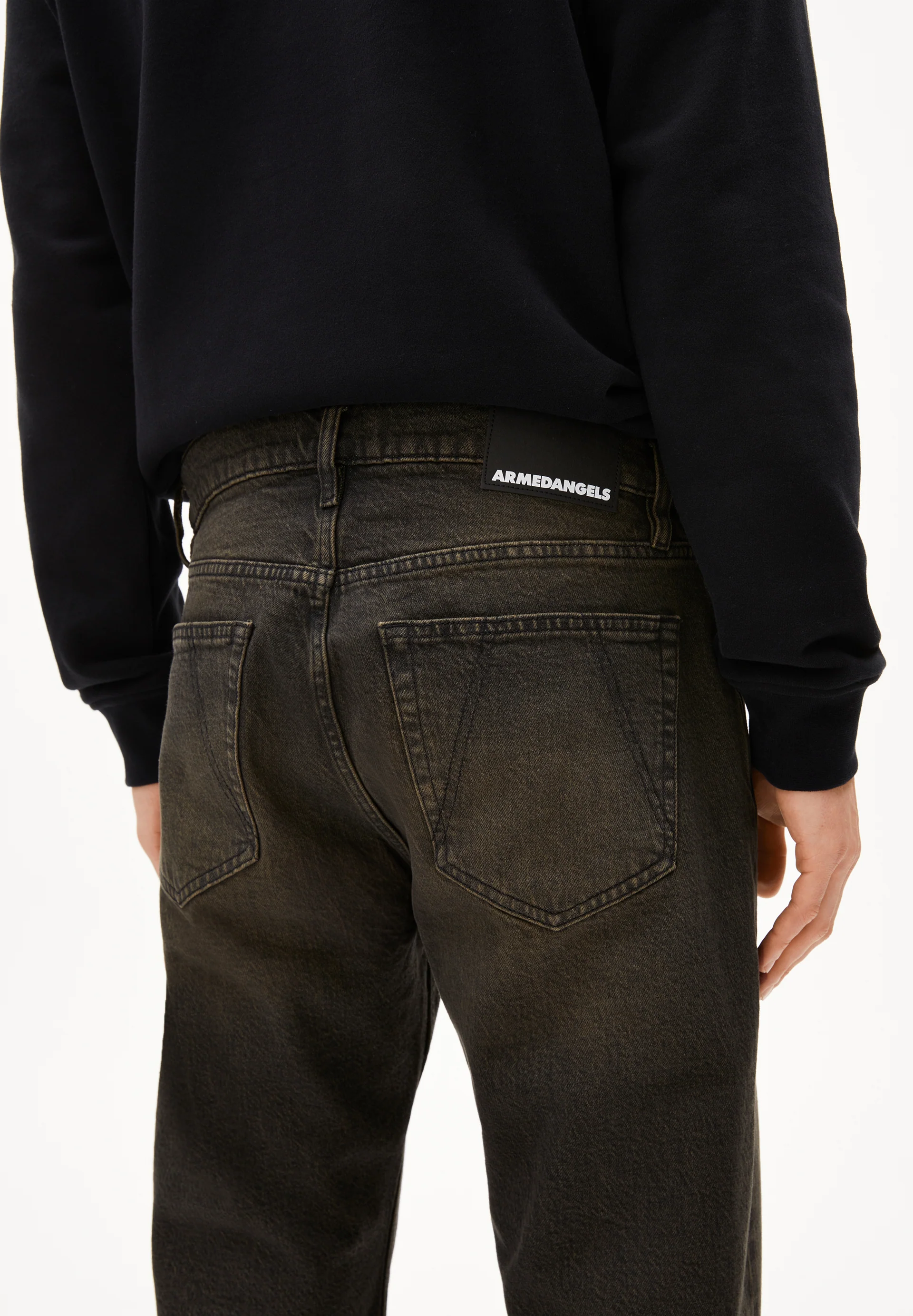 DYLAANO Straight leg mid waist made from an organic cotton blend