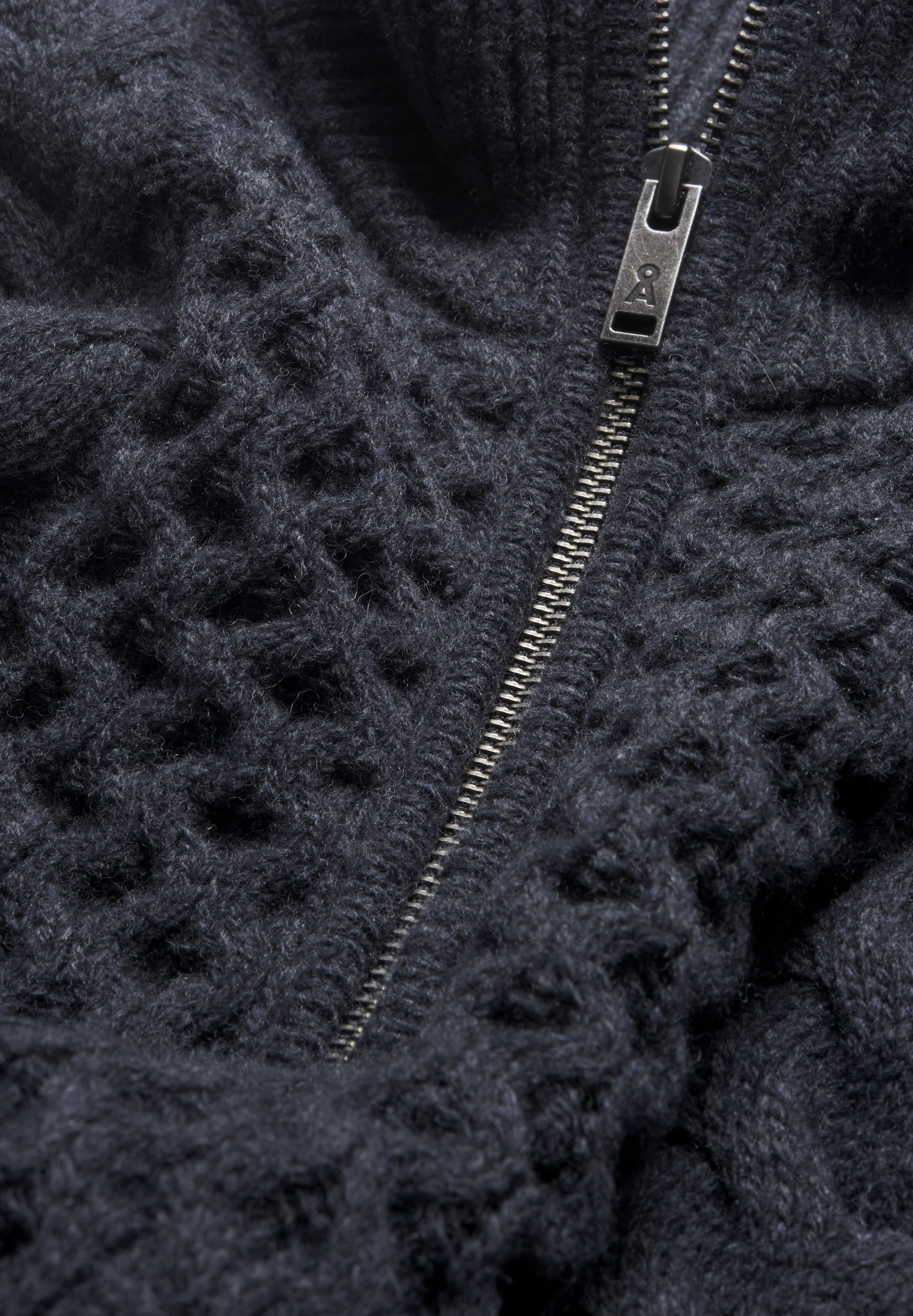 OLAIAAS CABLE Knit Top Relaxed Fit made of Organic Wool Mix