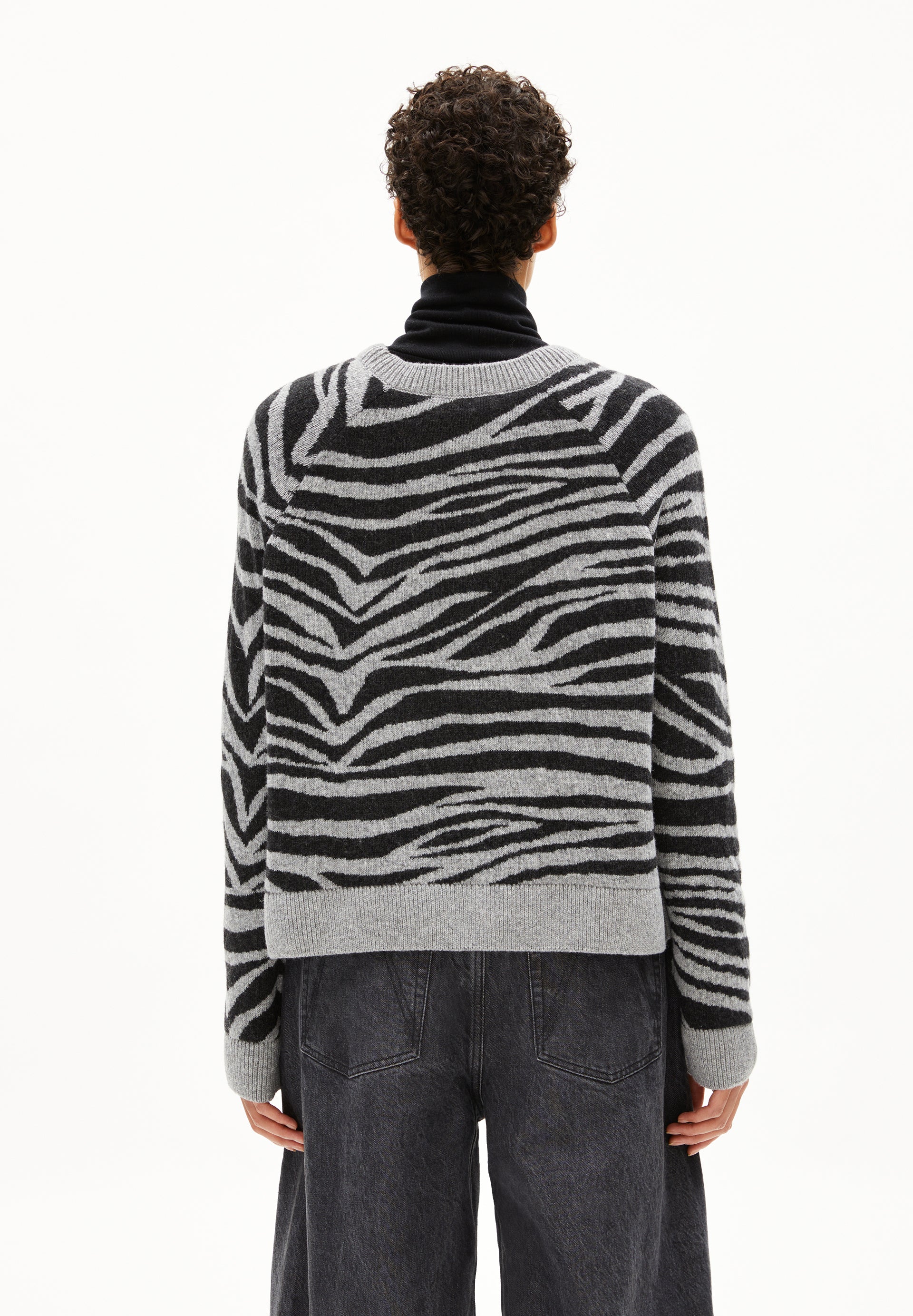 LILIRIAA ZEBRARAA Jumper made from an organic wool blend