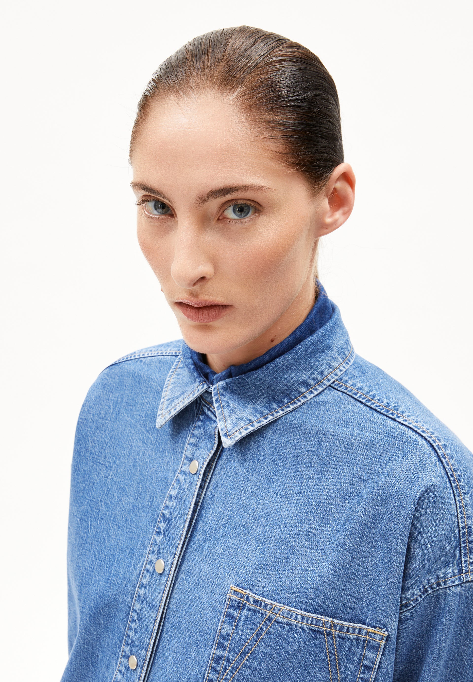 NALAANI Denim Blouse made of Organic Cotton Mix