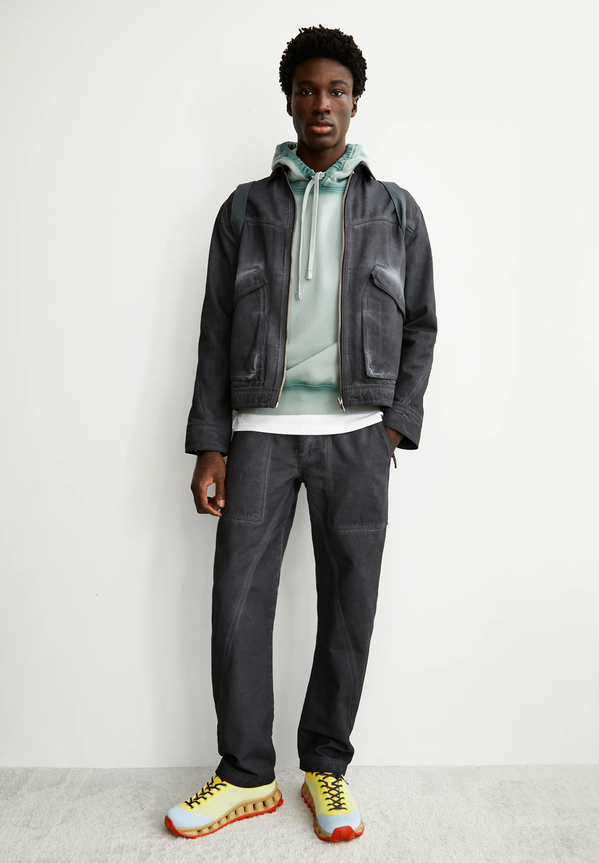 AALBERT Woven trousers made from organic cotton