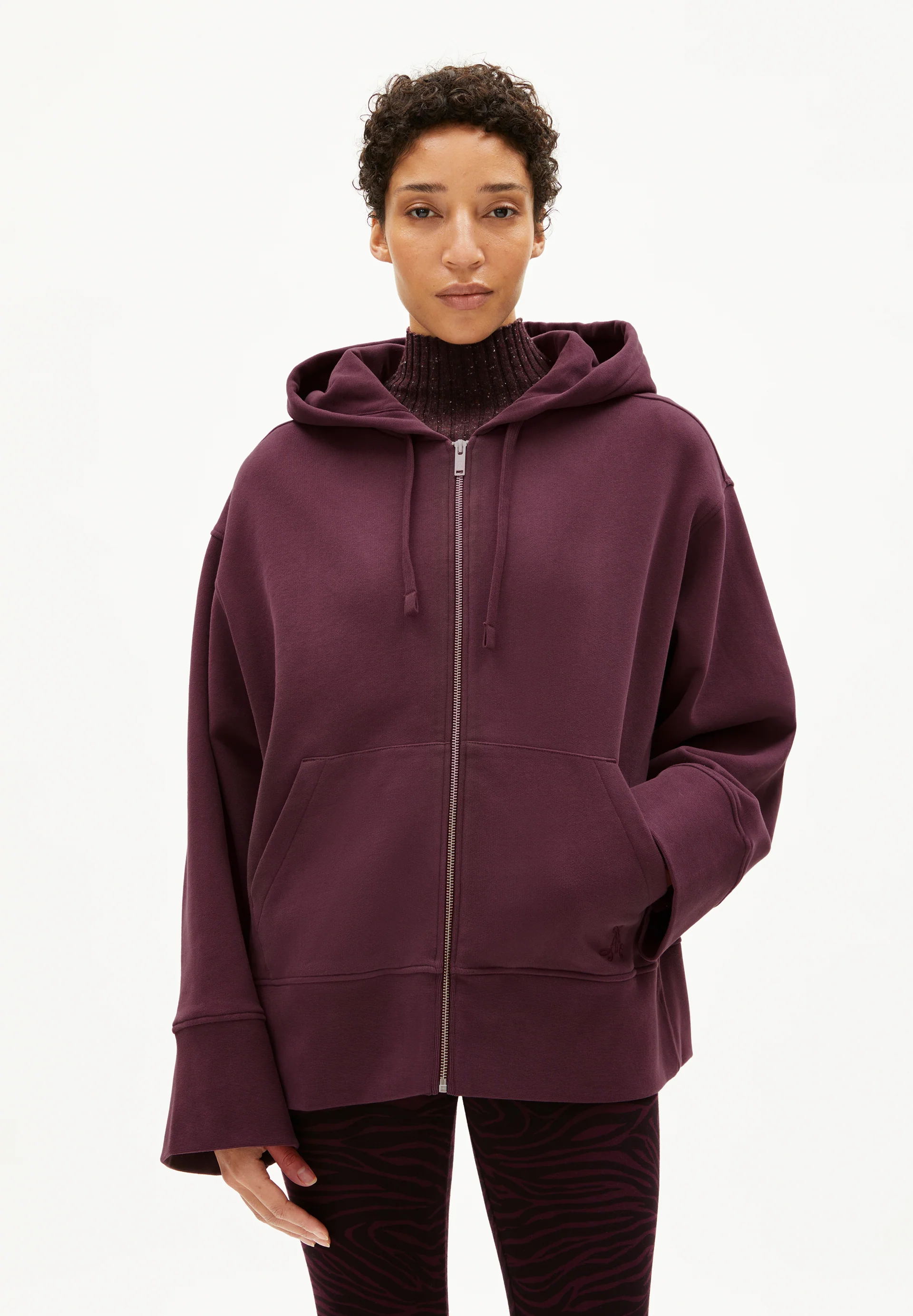 TALIMAA Sweat jacket made from organic cotton