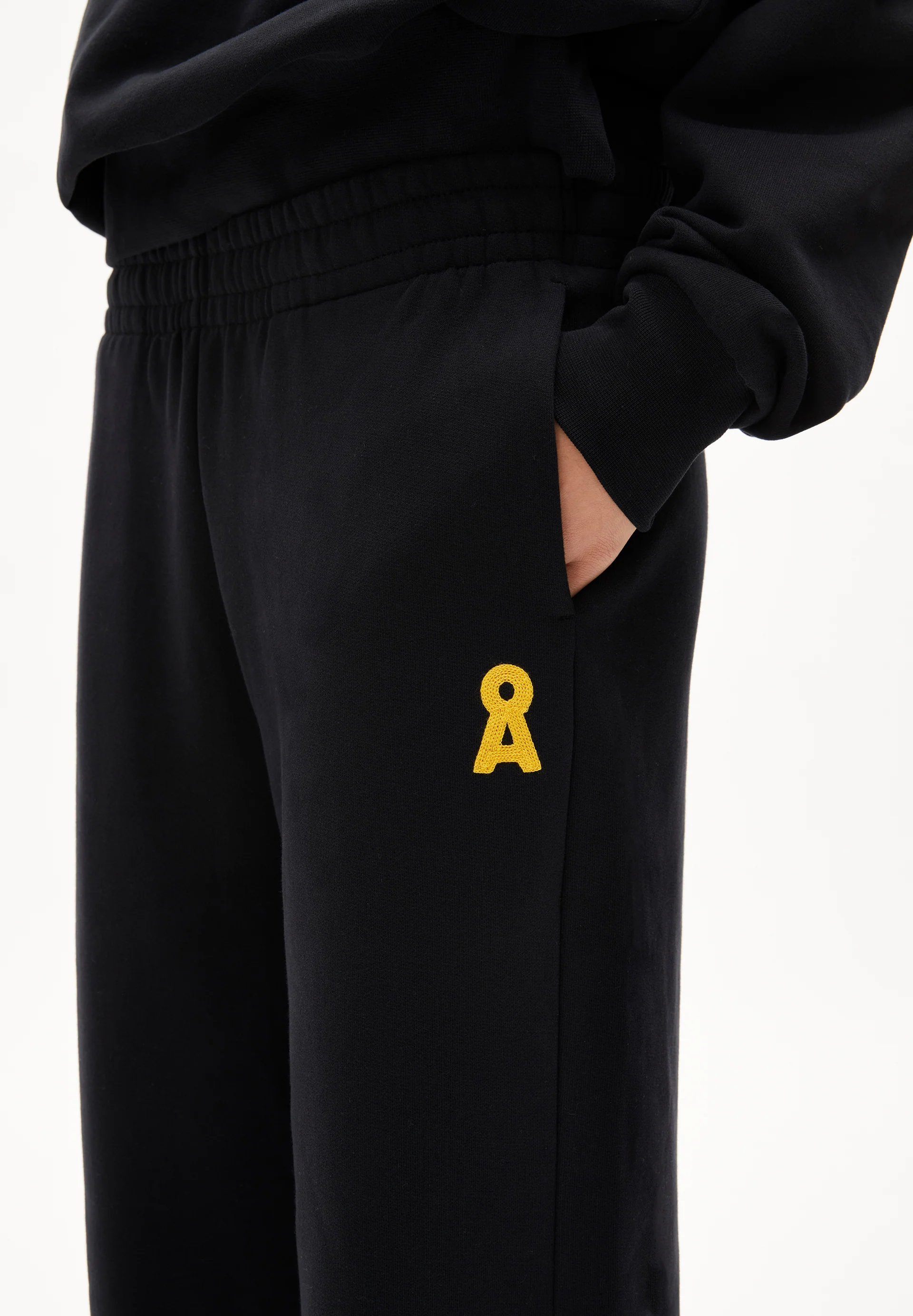 ICONIC Å IVAARA SWEATPANT Sweatpants from organic cotton